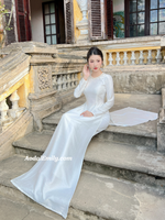 EMERIE Pre made plain White color with crystals collar