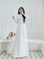 LYRIC White ao dai with simple crystals round collar