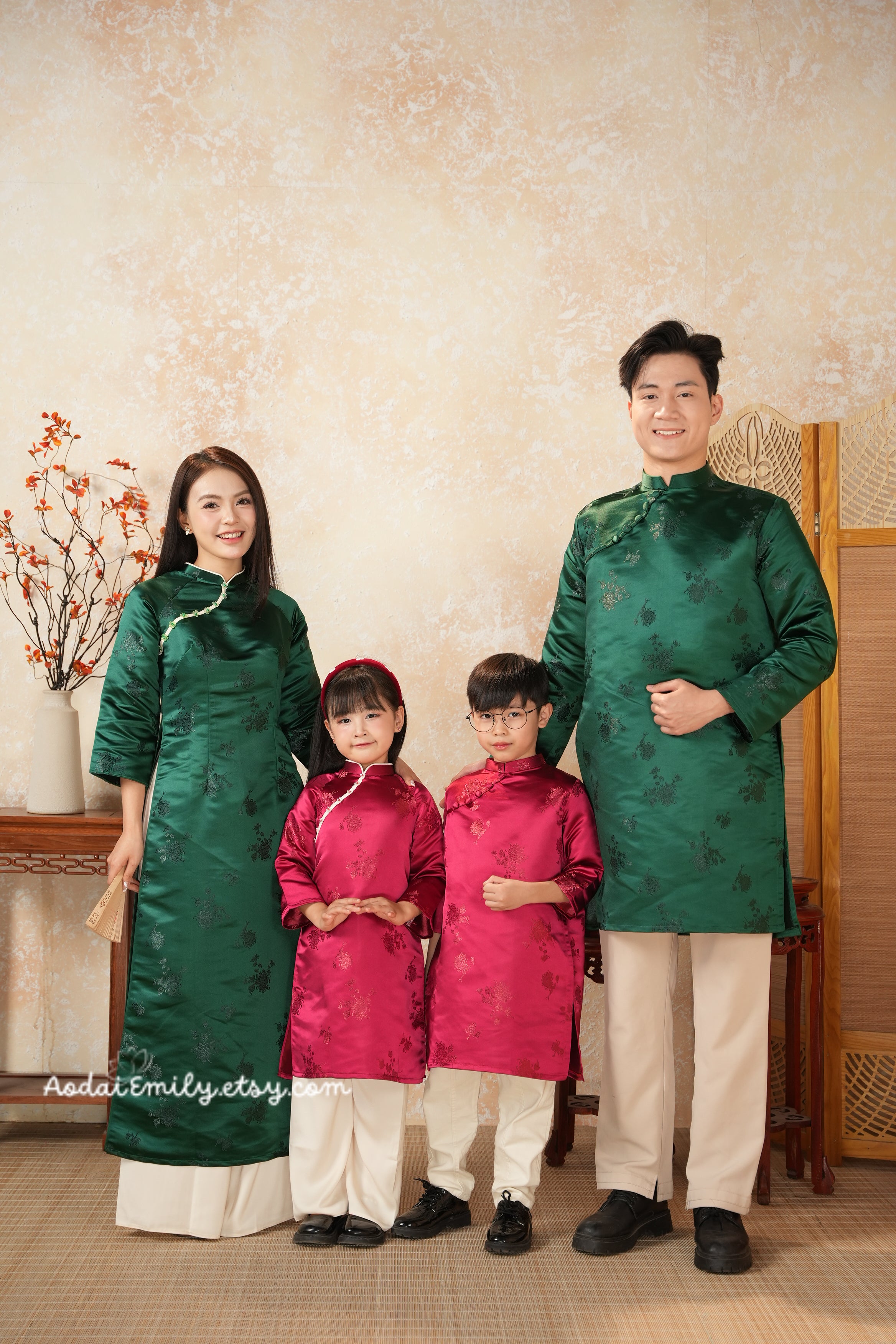 Green/ Red Matching Family Daisy pattern