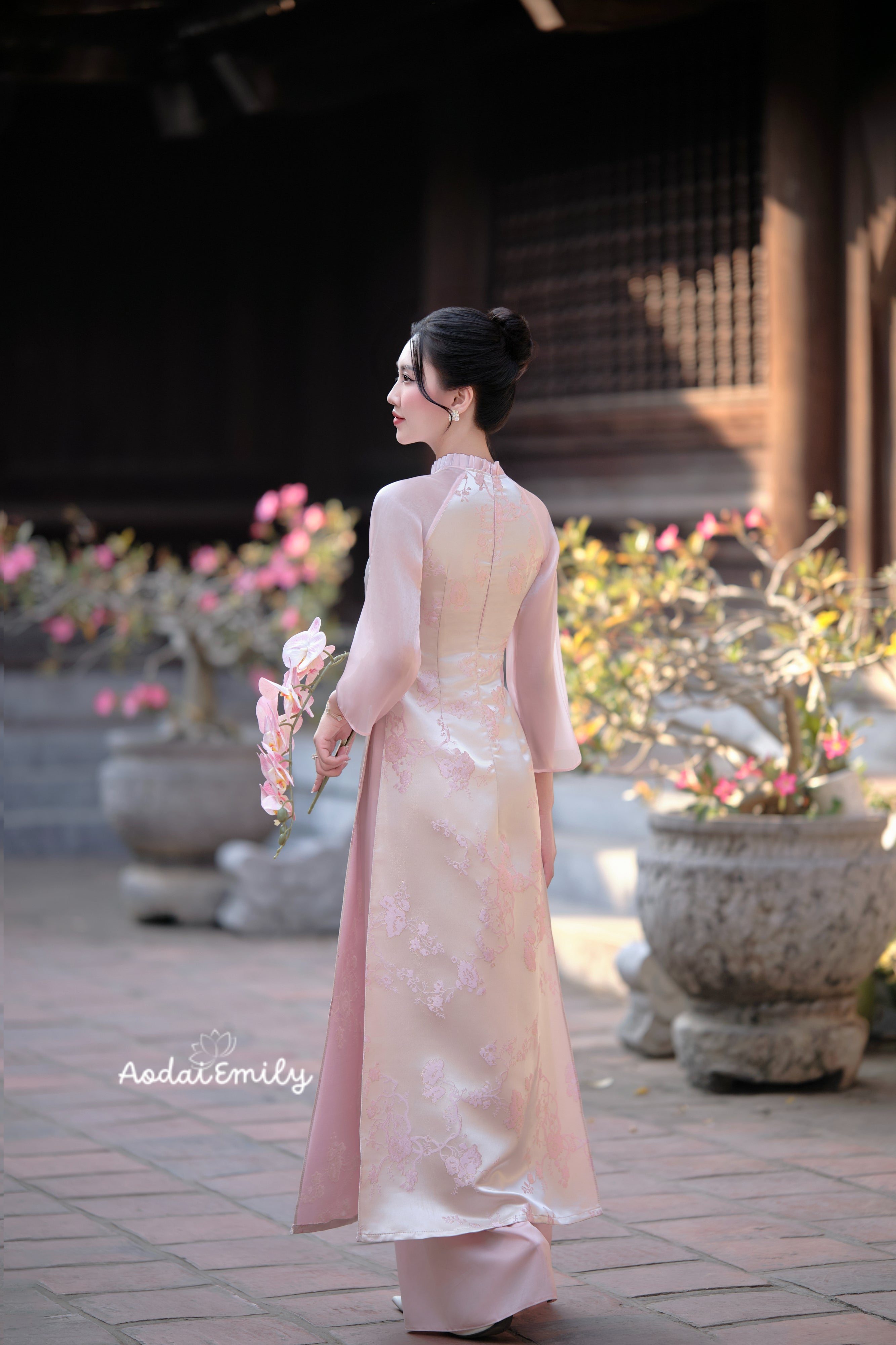 SAMANTHA Pink/Beige Spring flowers pattern