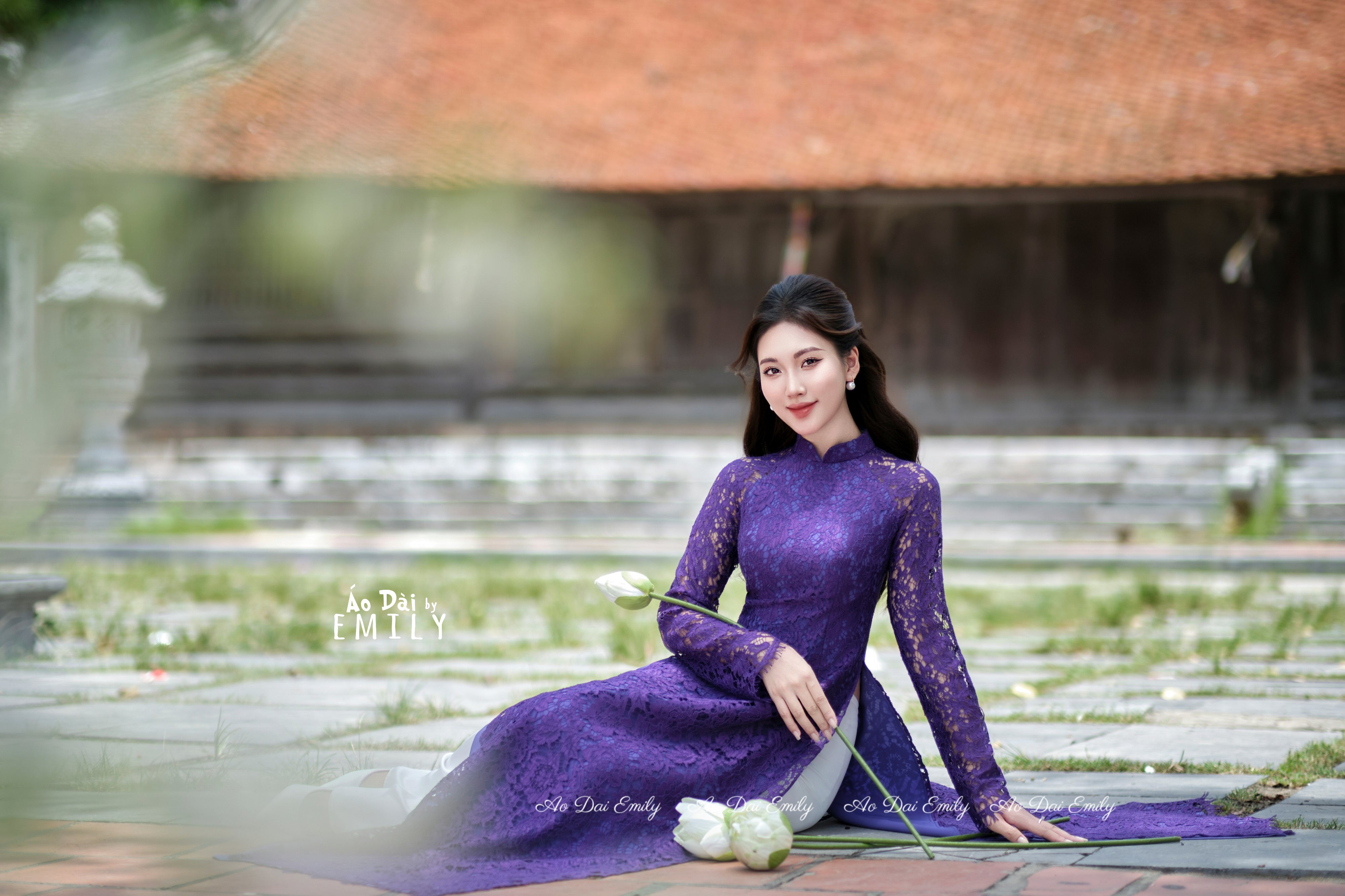 Dark Purple Lace and silk áo dài
