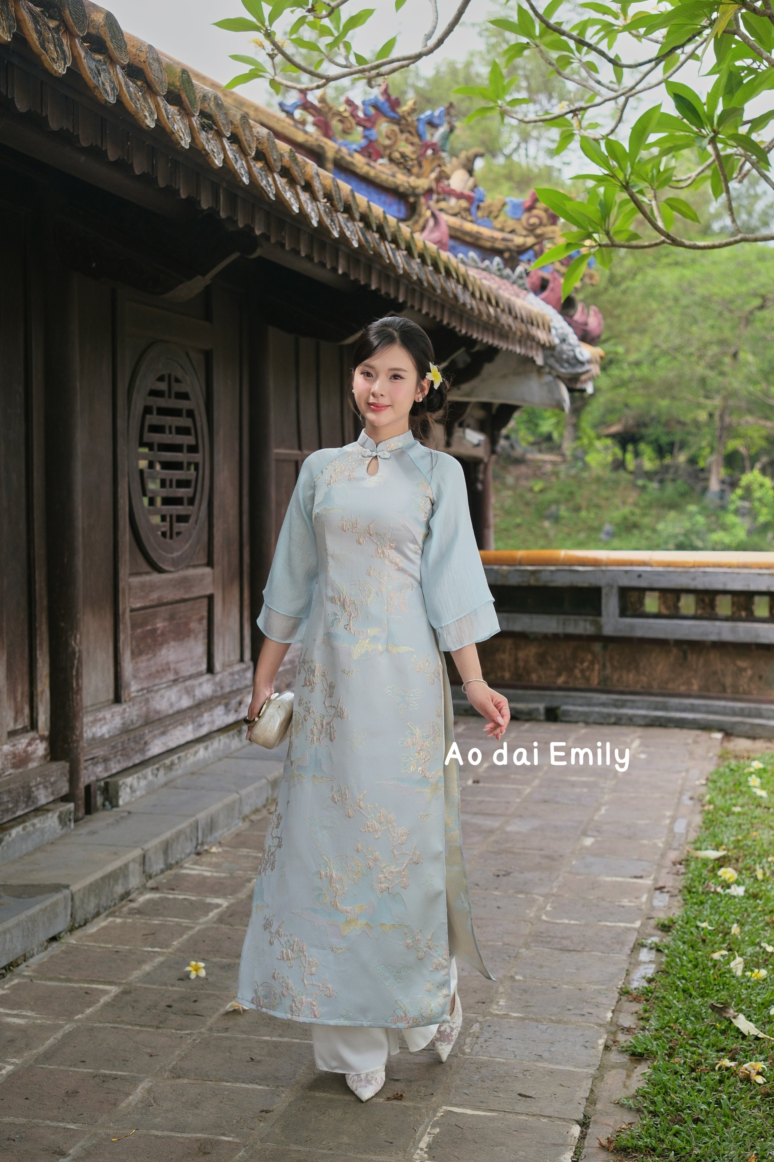 Pastel Blue Ao Dai| Urn plant
