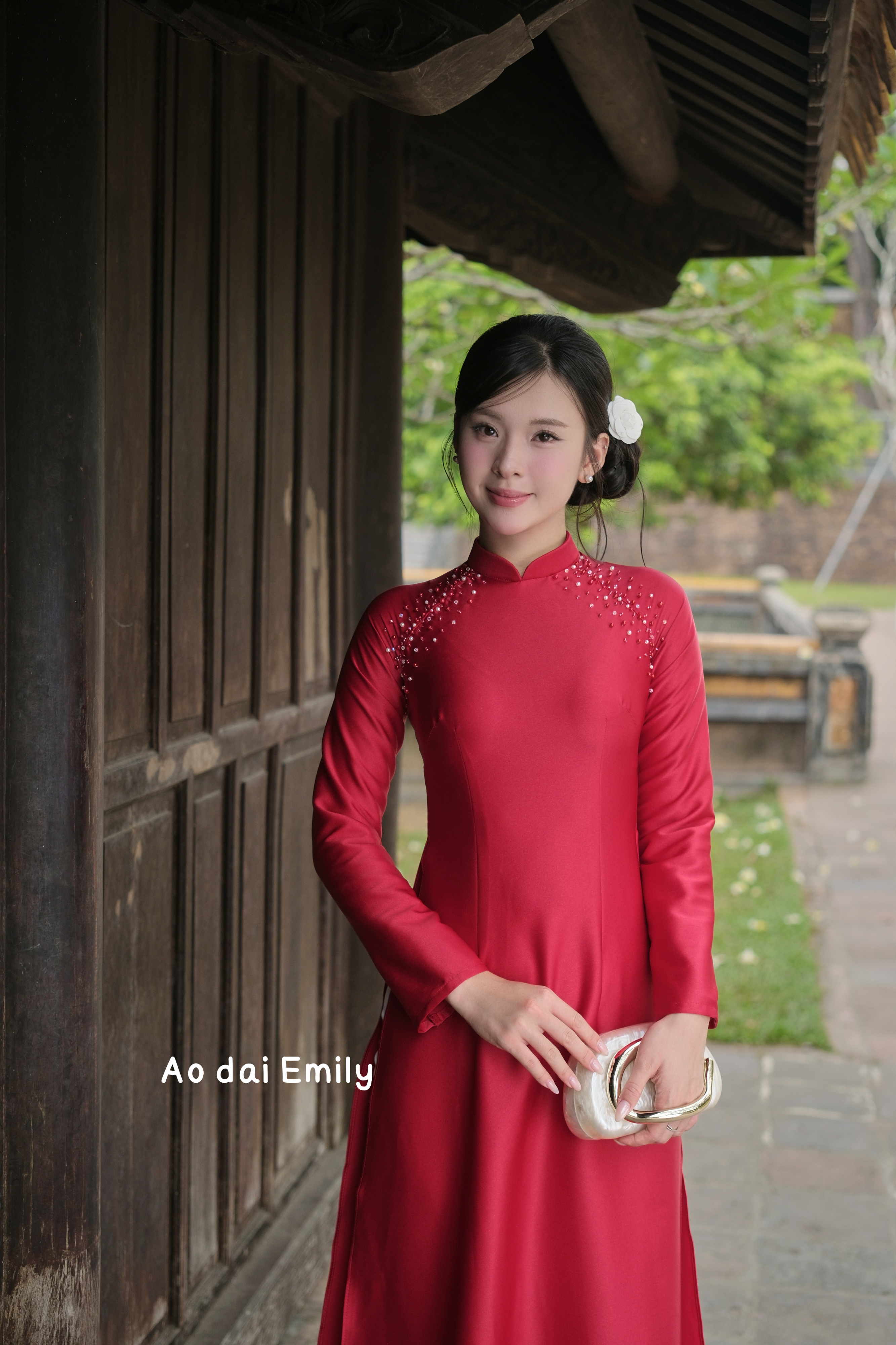 Plain Red Ao dai with hand beading design|Laurel