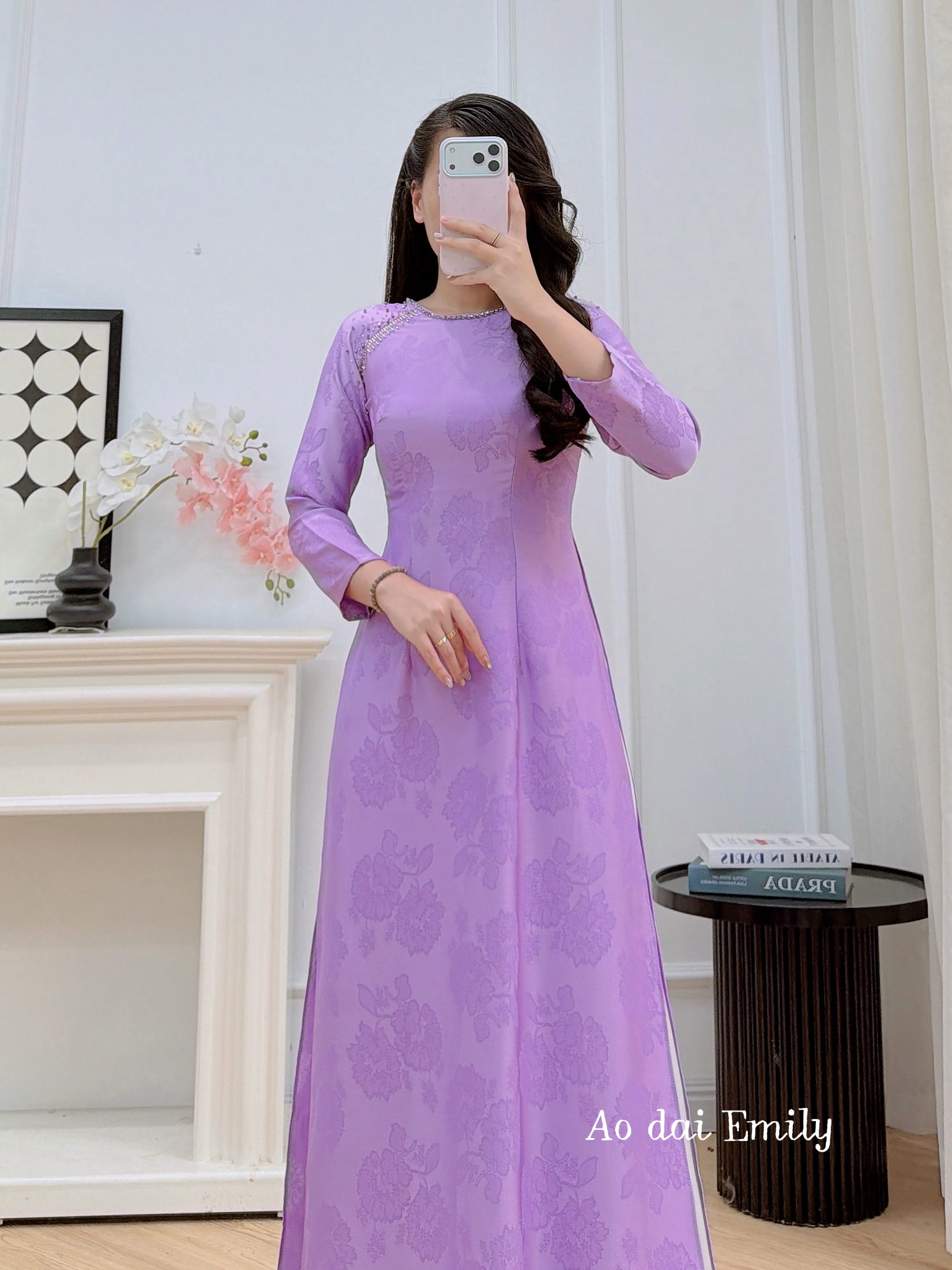 Ao dài with crystals beading collar |  Flowers pattern| Snapdragon