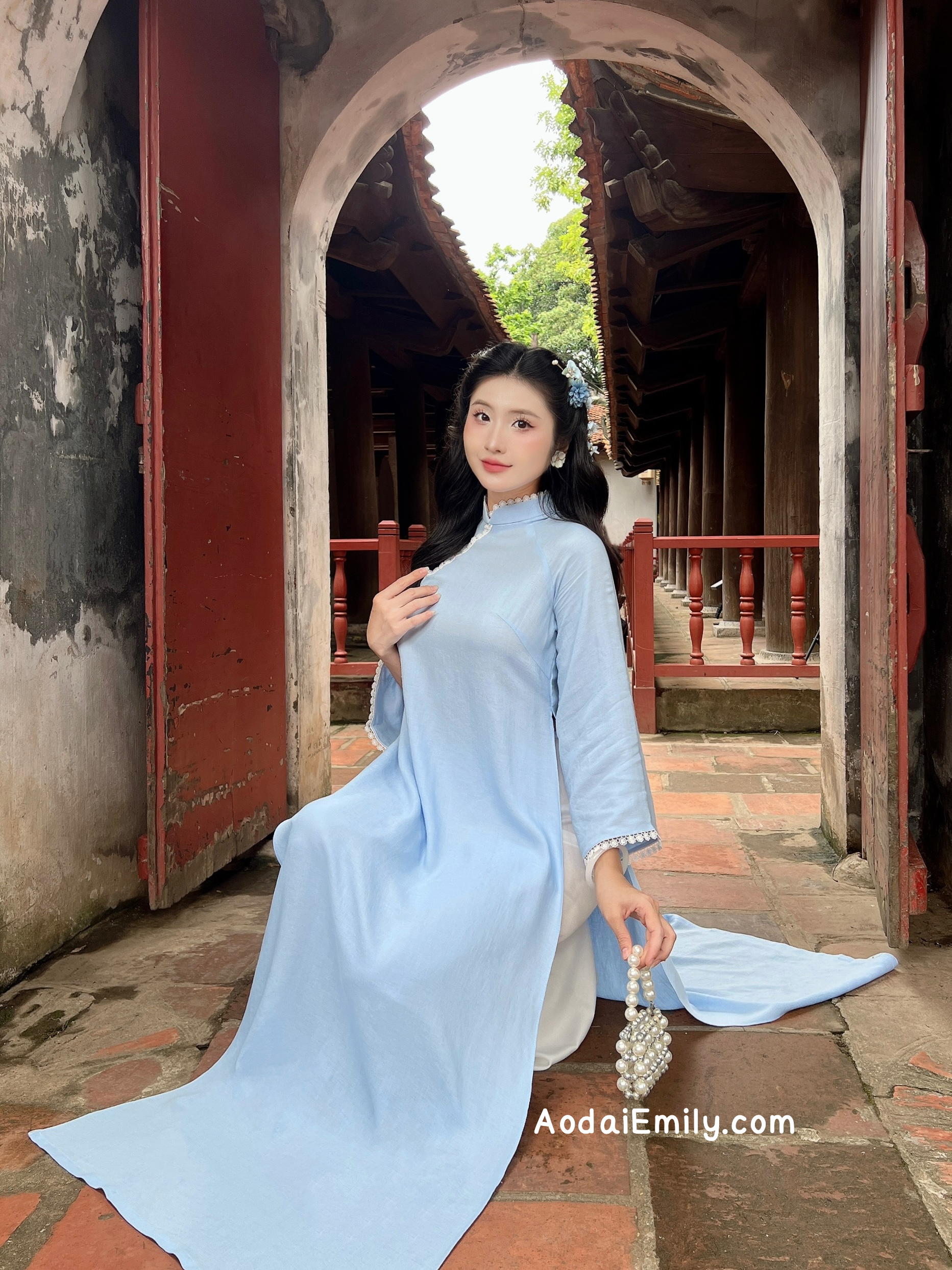 Loosing Blue modern ao dai with simple designs