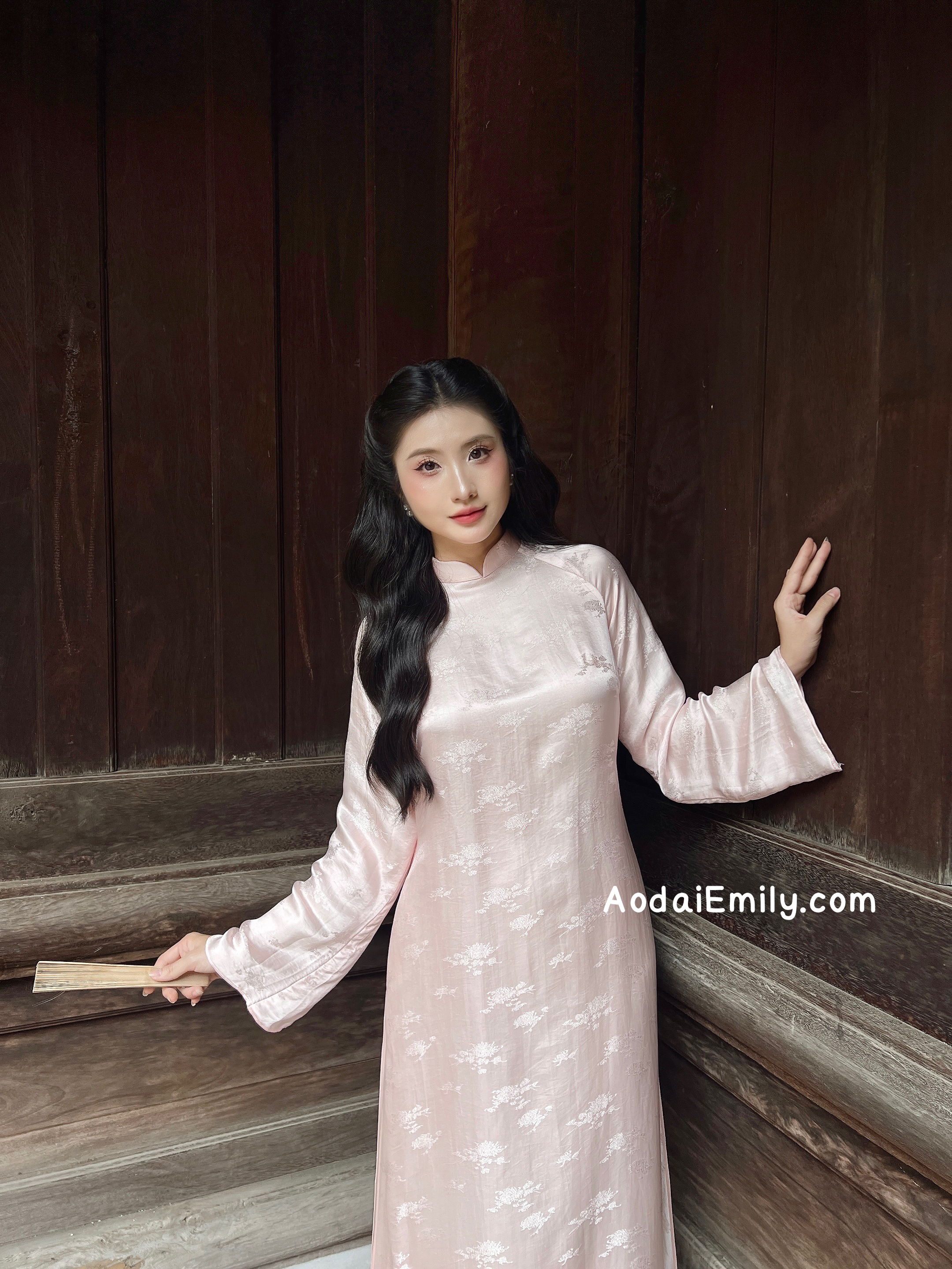 Pastel Pink Mulberry silk ao dai with Daisy patterns