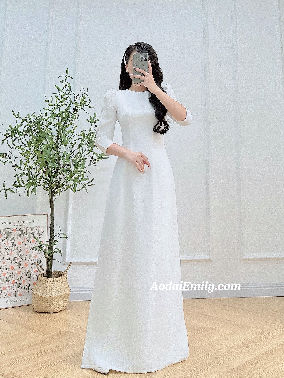 White Ao Dai Gấm with pearls collar