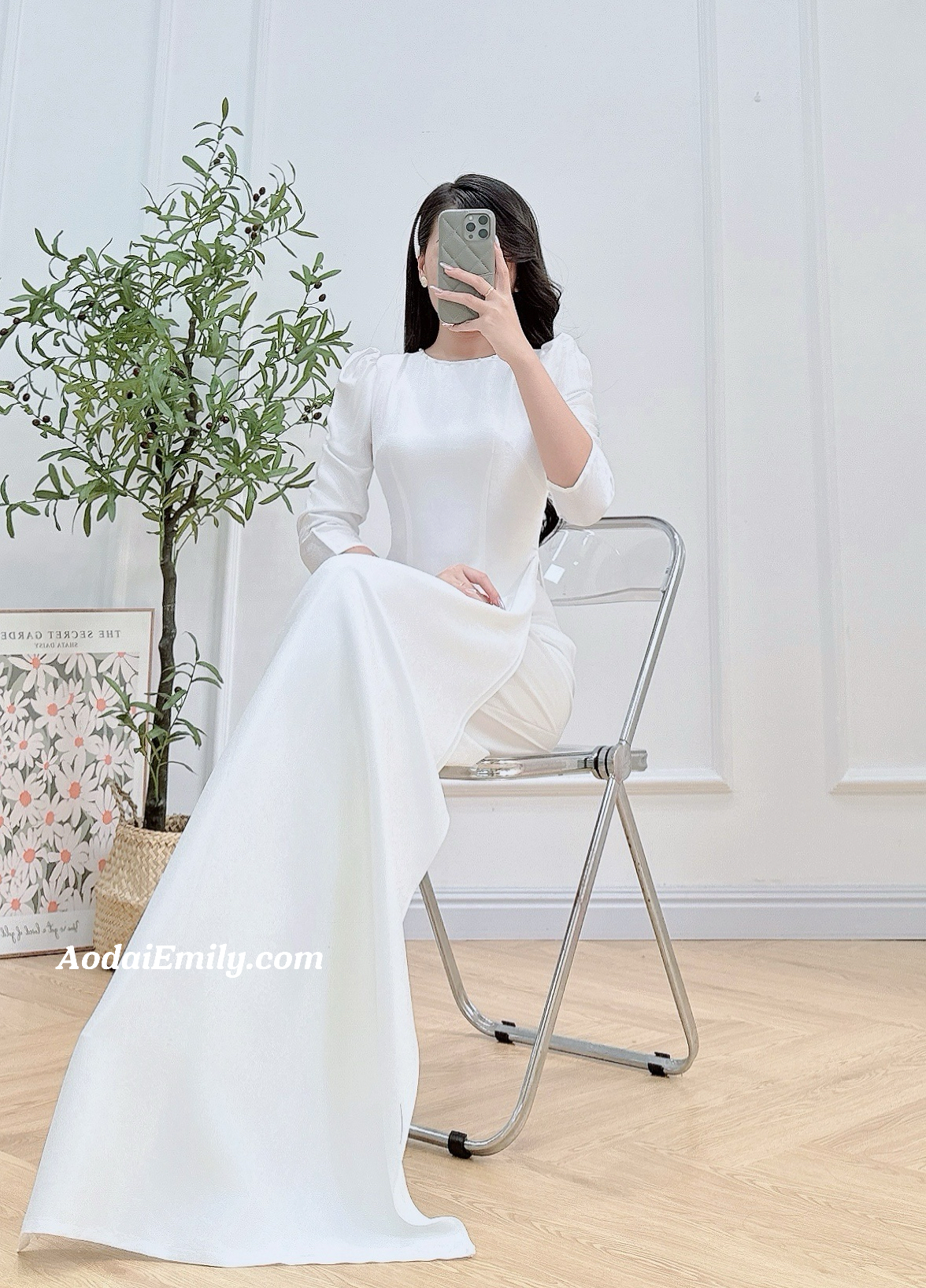 White Ao Dai Gấm with pearls collar