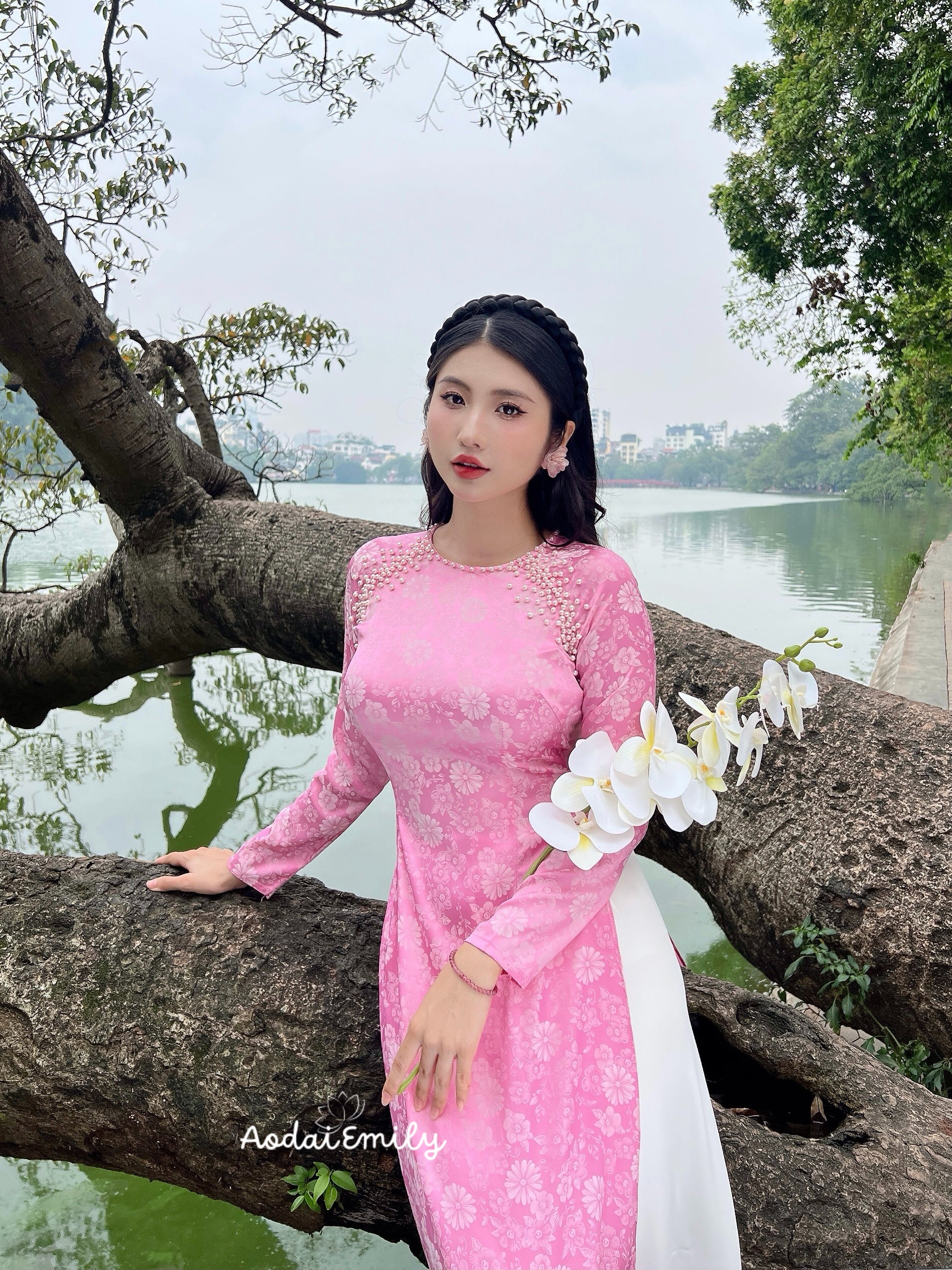 Ao dài gấm hoa Cúc