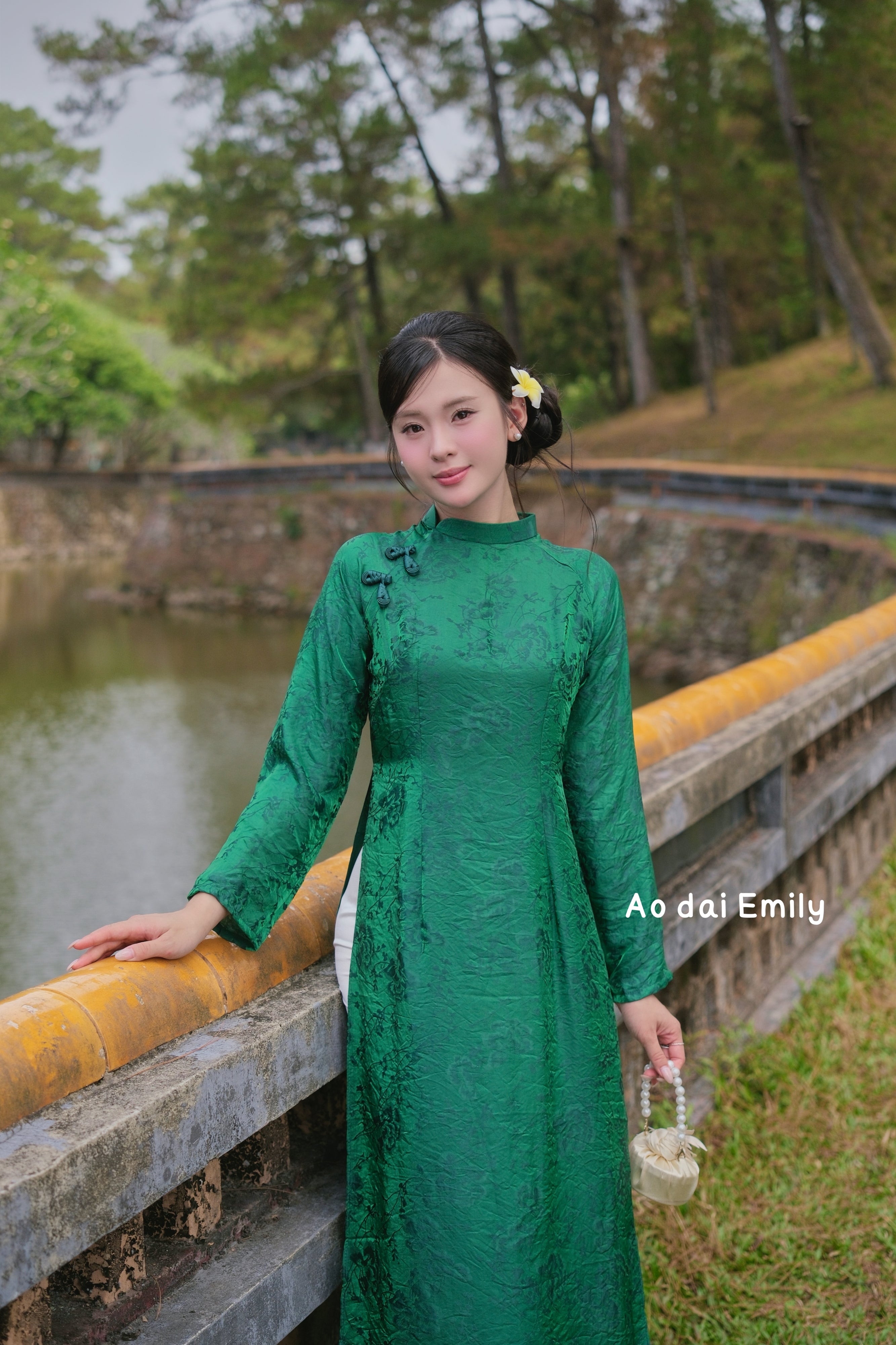 Green Traditional áo dài with design buttons|Snowy angels