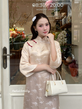 ALICE Mulberry silk ao dai with happy daisy patterns|
