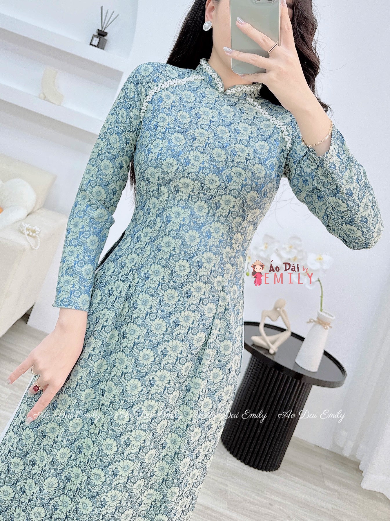 Ao dài lụa gấm hoa cúc kết hạt