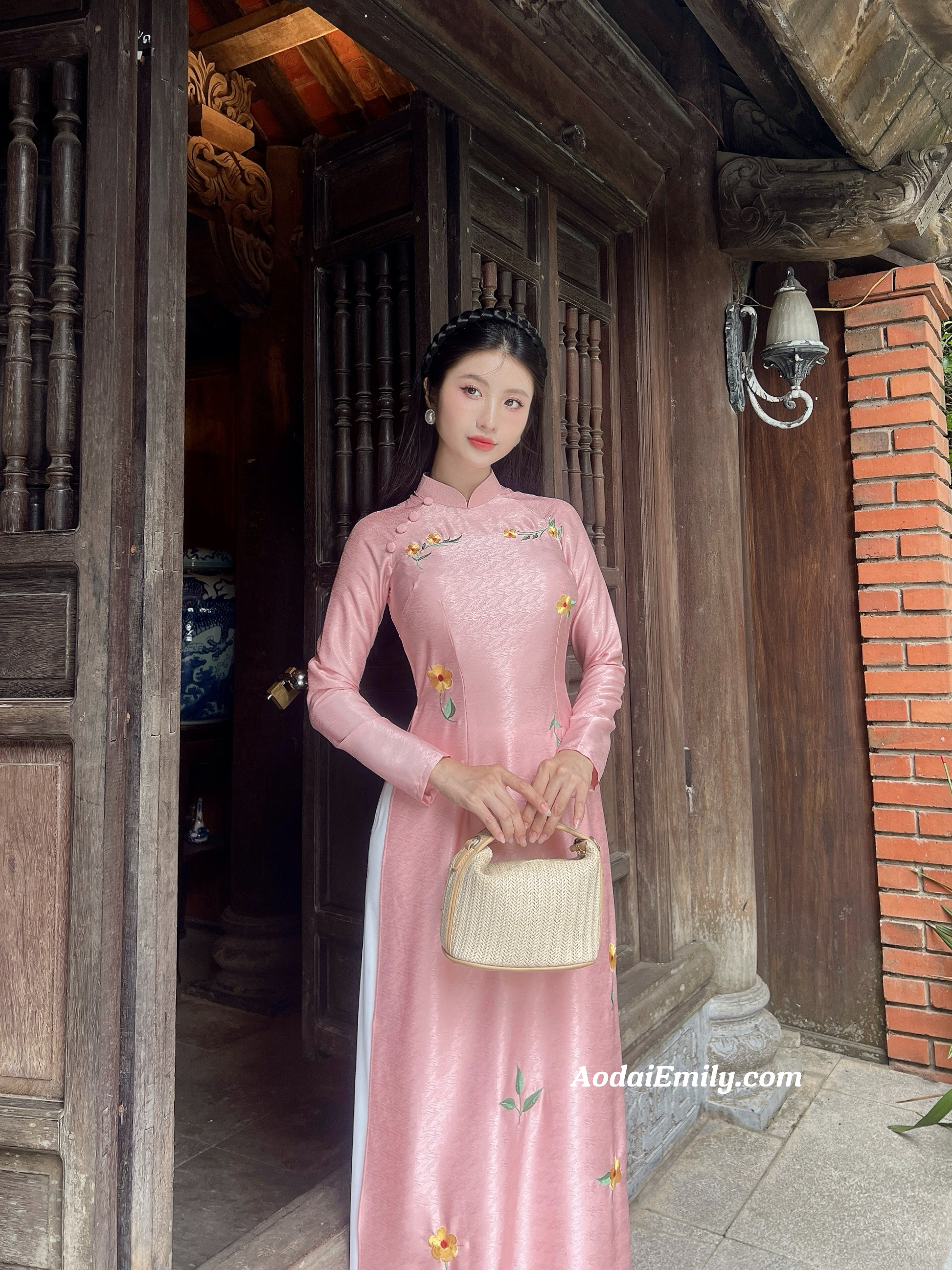 Pink embroidery ao dai | áo dài thêu hoa