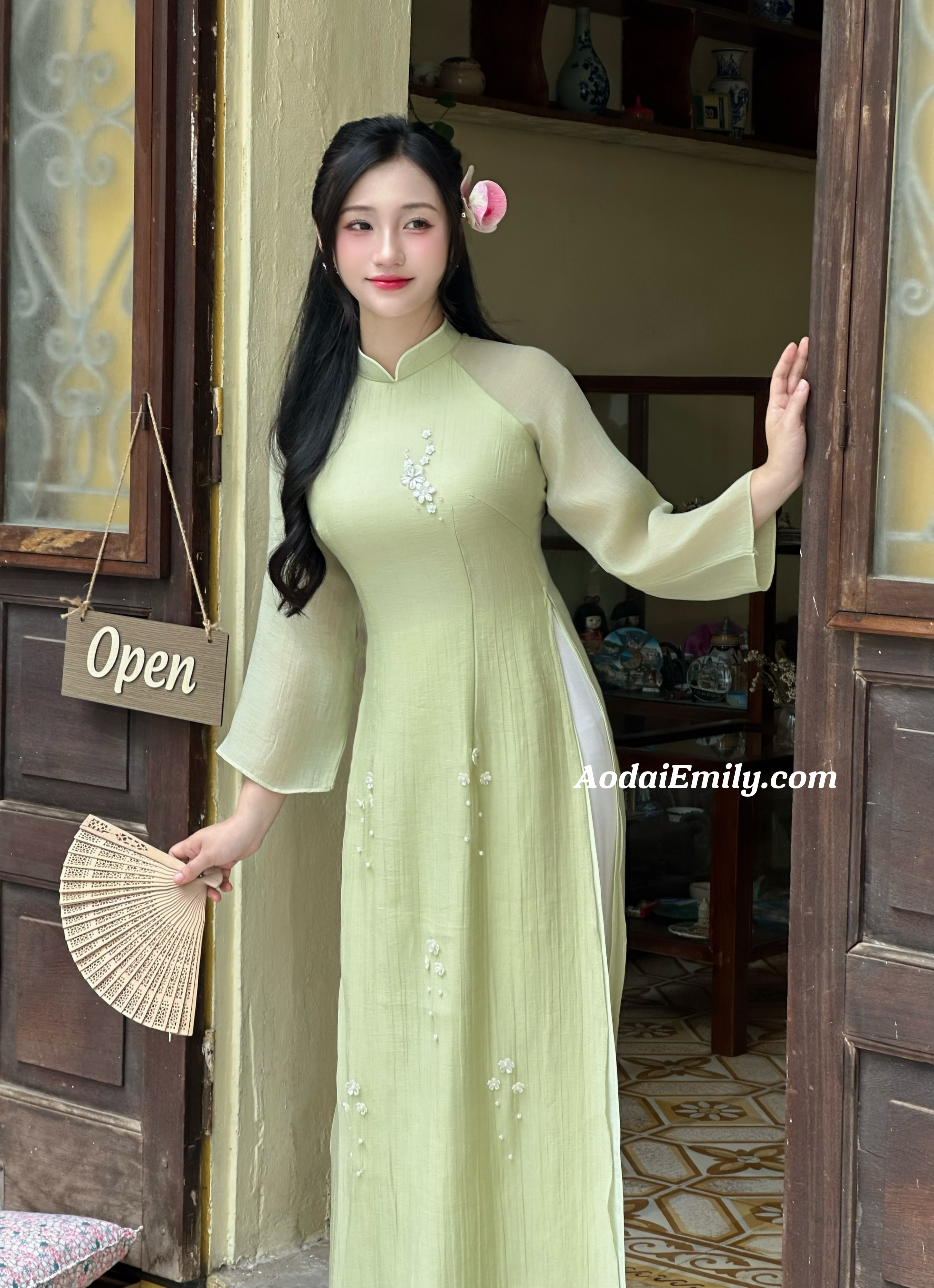 Double layers modern ao dai with 3D crystals flower