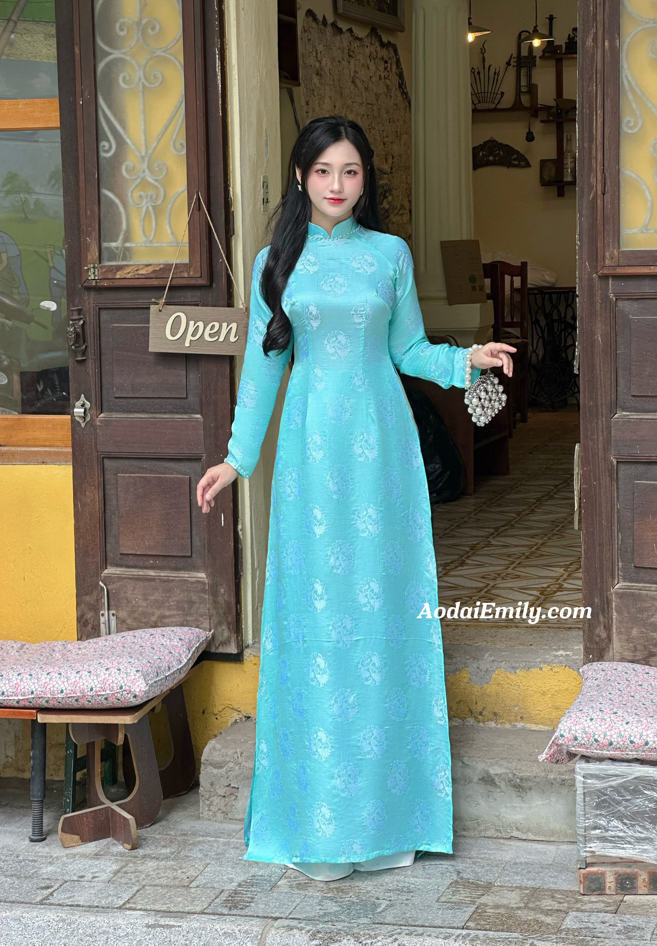 Mulberry silk ao dai with Pearls