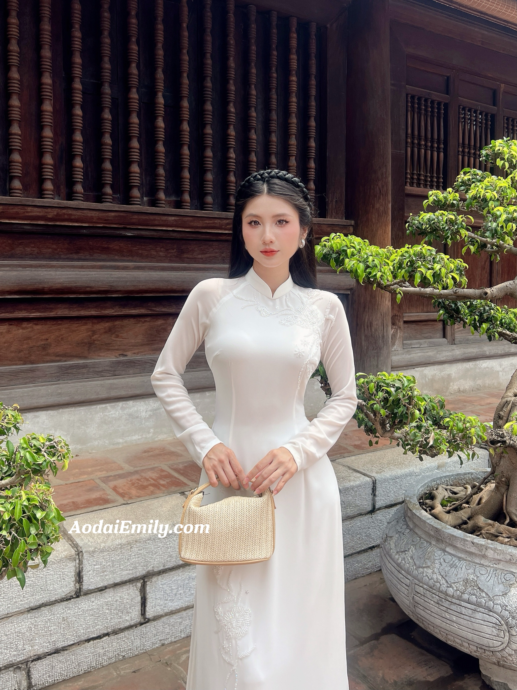 Ao dai with designed crystals, pearls flowers