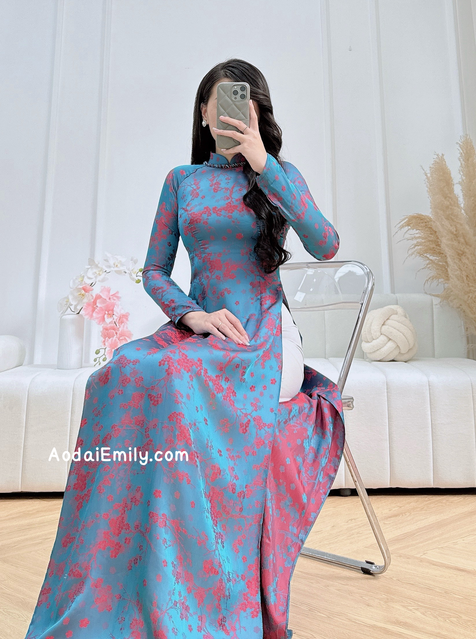 Ao dai Gam with hand beading collar