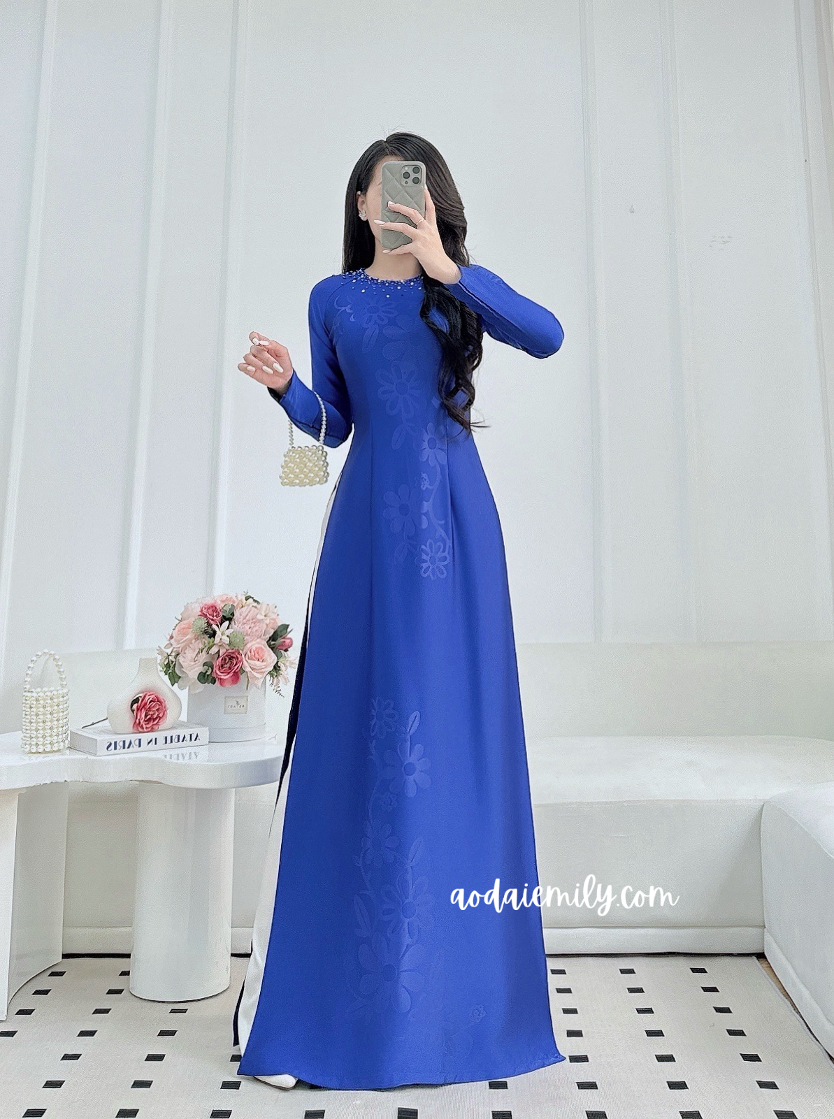 Deep Blue ao dai with simple crystals round collar
