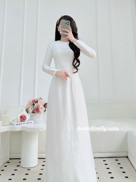 LYRIC White ao dai with simple crystals round collar