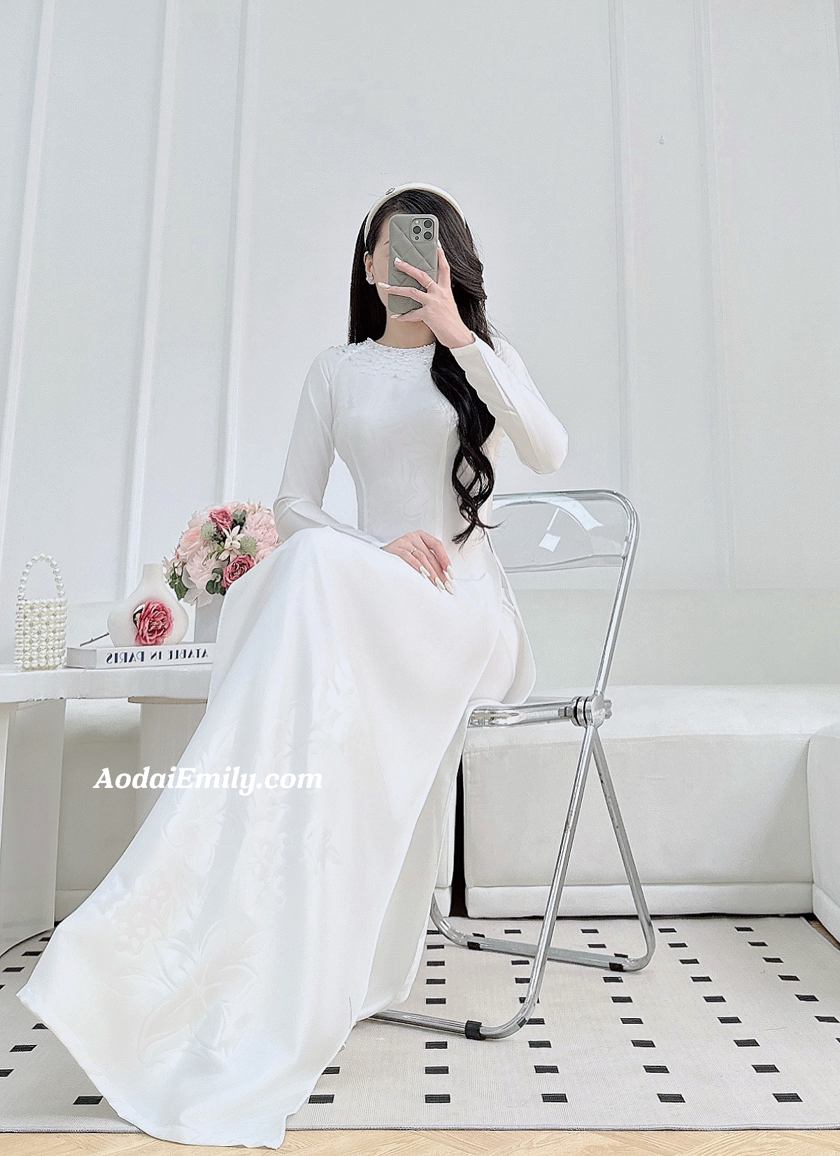 White ao dai with simple crystals round collar