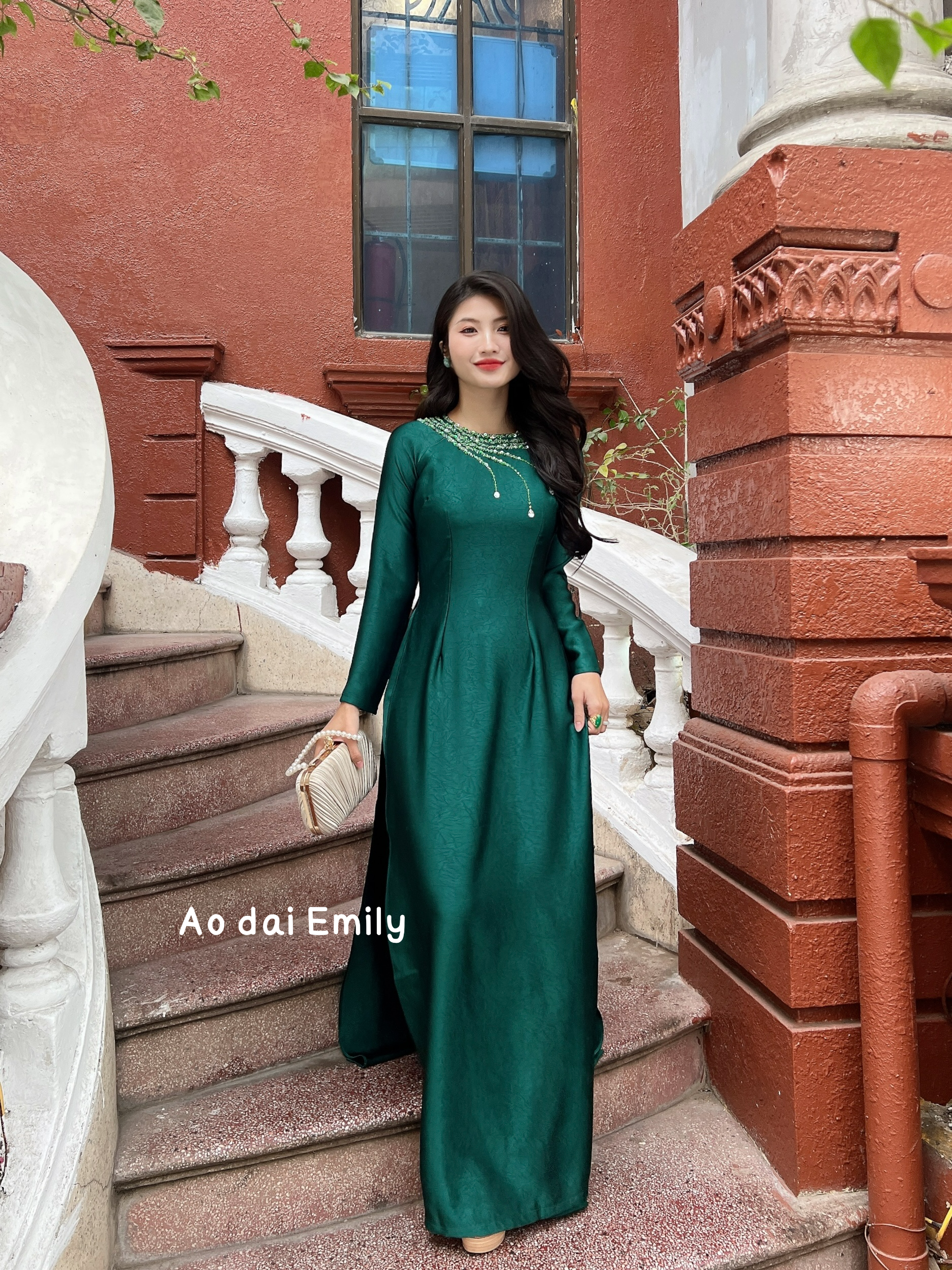 Dark GreenAo dai set with designed crystals collar| Creeping mahonia