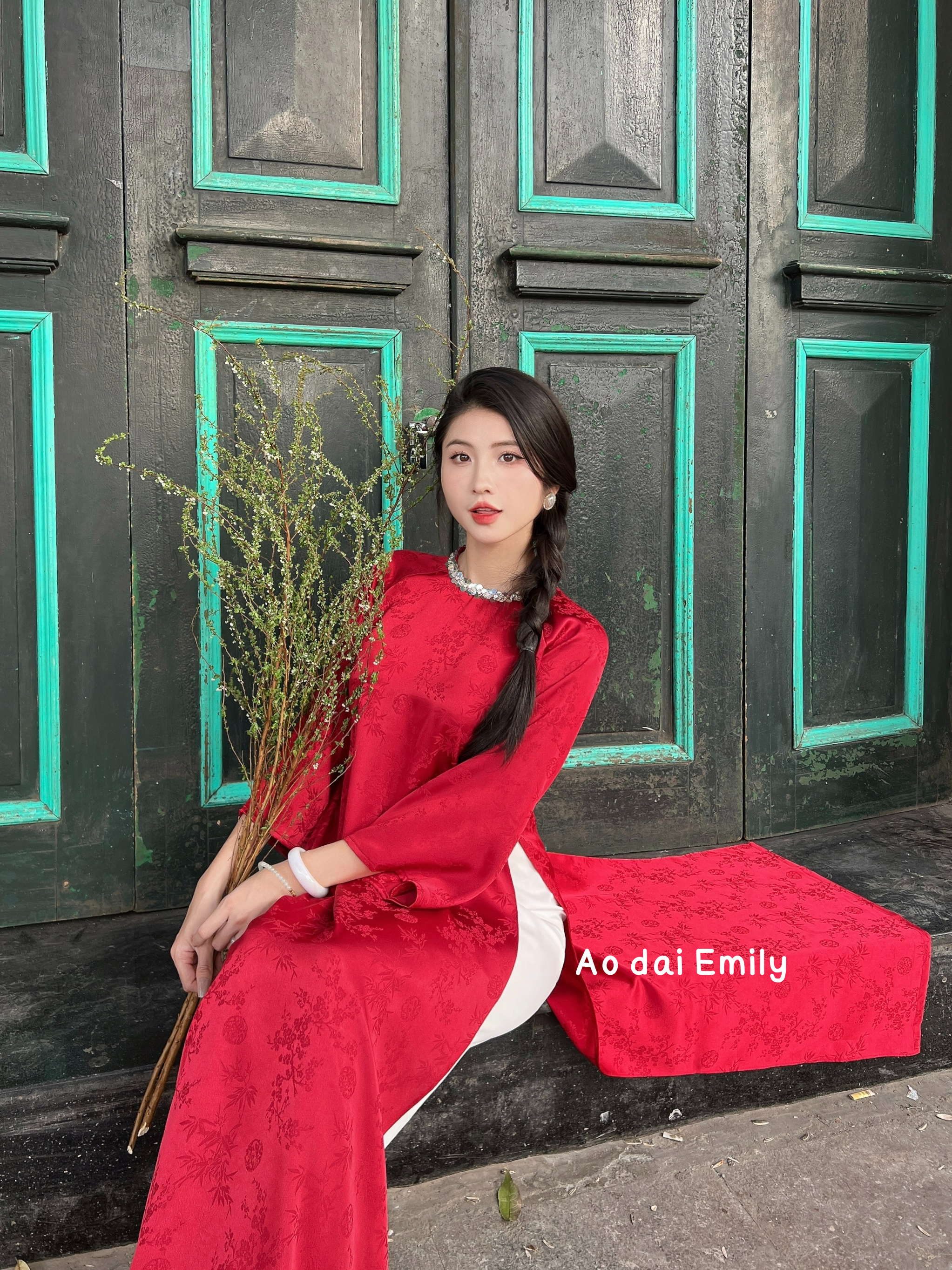 Red Modern Loosing style ao dai Gam with crystal round collar | Bearberry