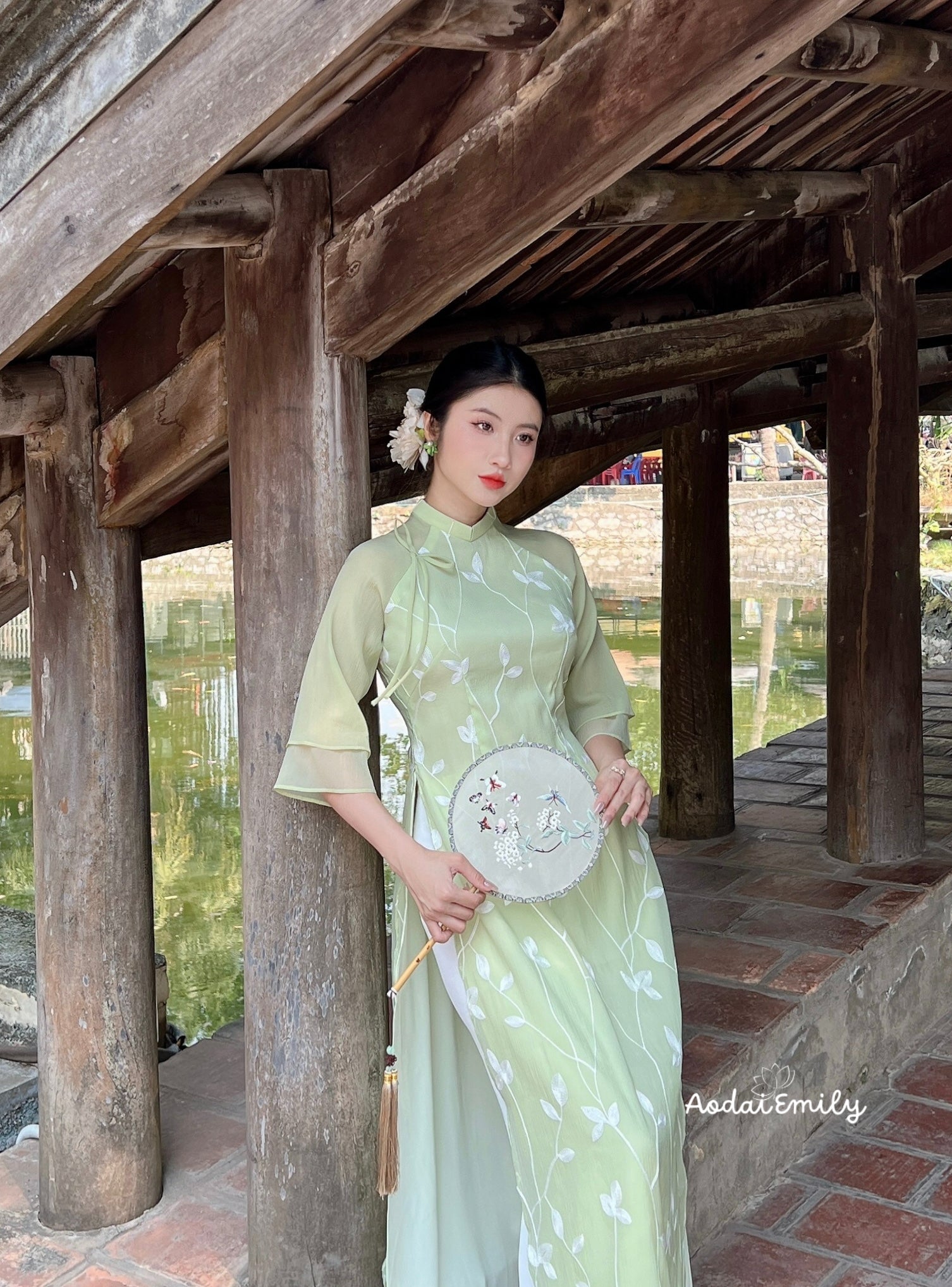 Double layers modern ao dai with embroidery flowers| Crown imperial