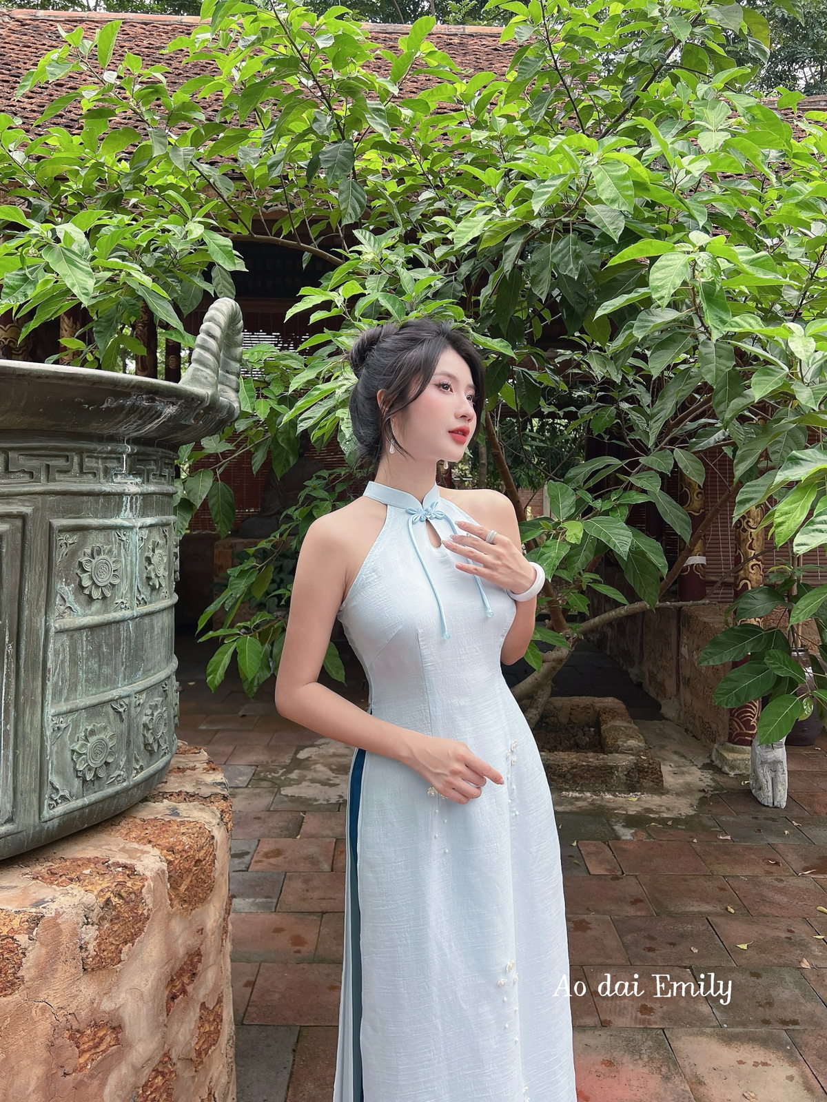 Modern Sleeveless ao dai with simple hand beading flowers| Lyssa