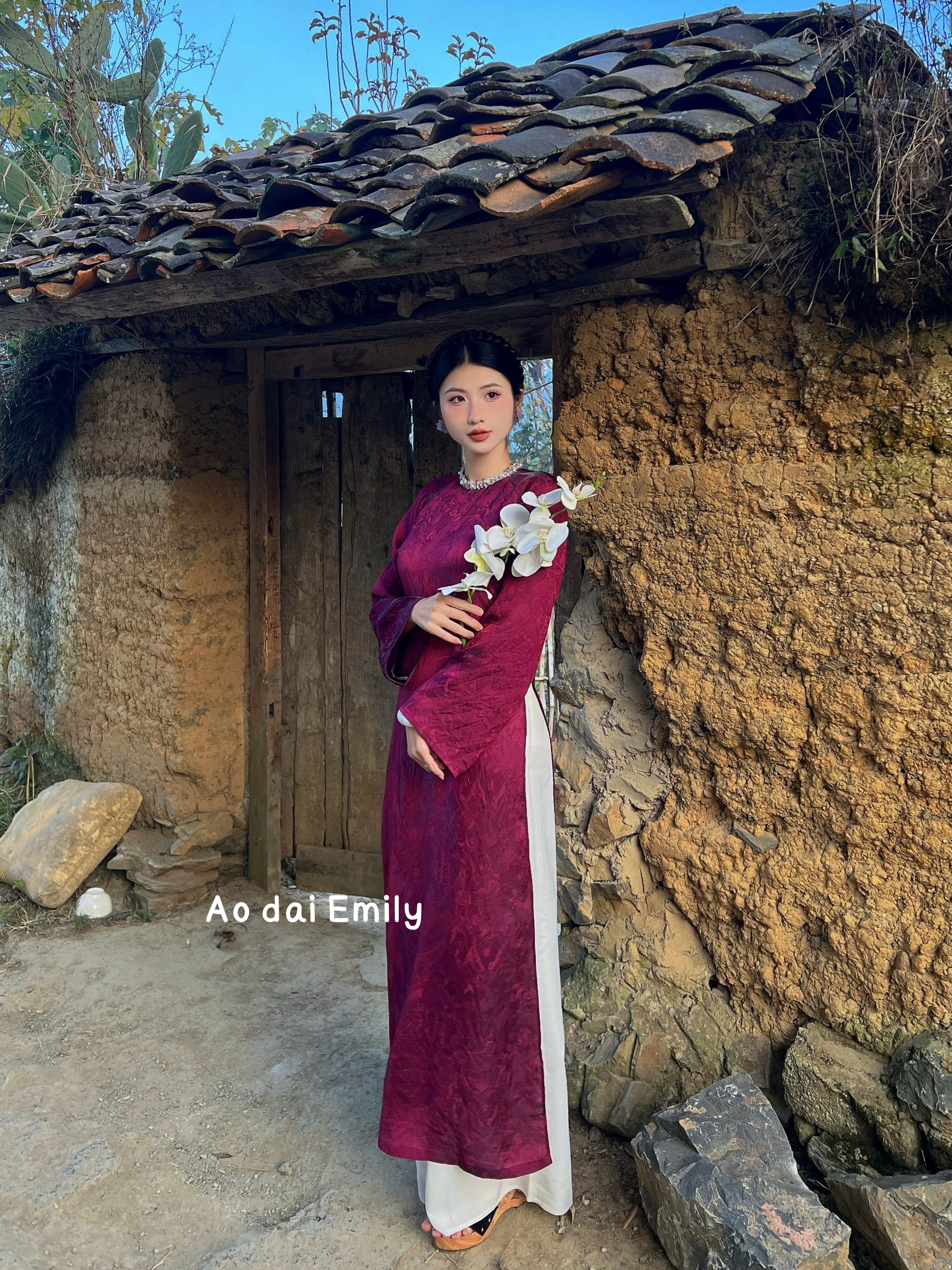 Modern Loosing style ao dai with crystal round collar| Bouvardia