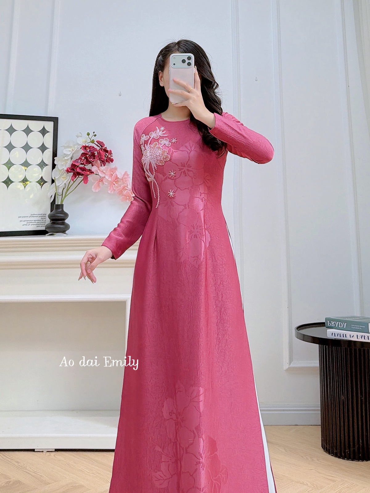 Ao dài with beading designs| Broom