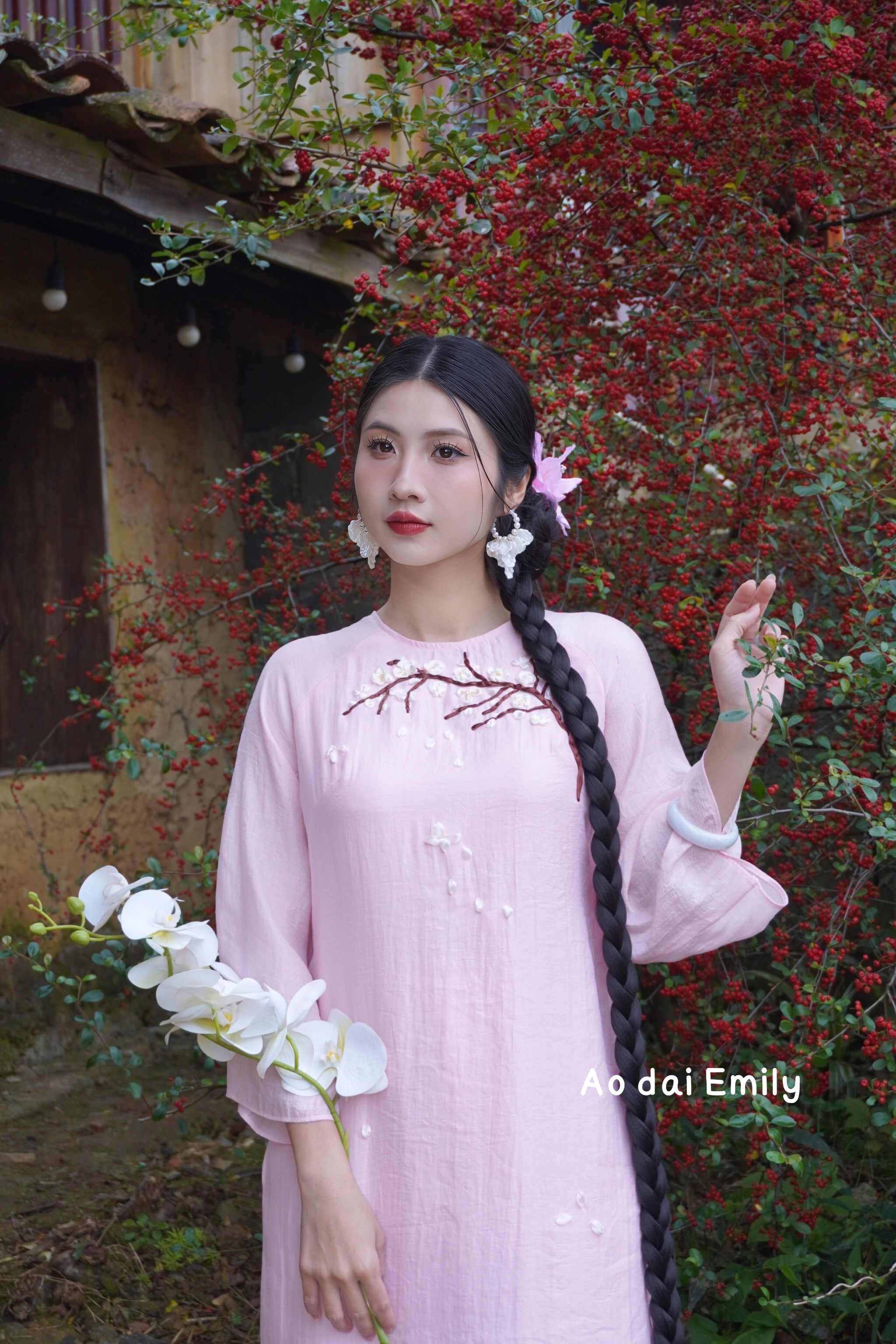 Pink loosing style with ribbon embroidery Ao dai | RBP001