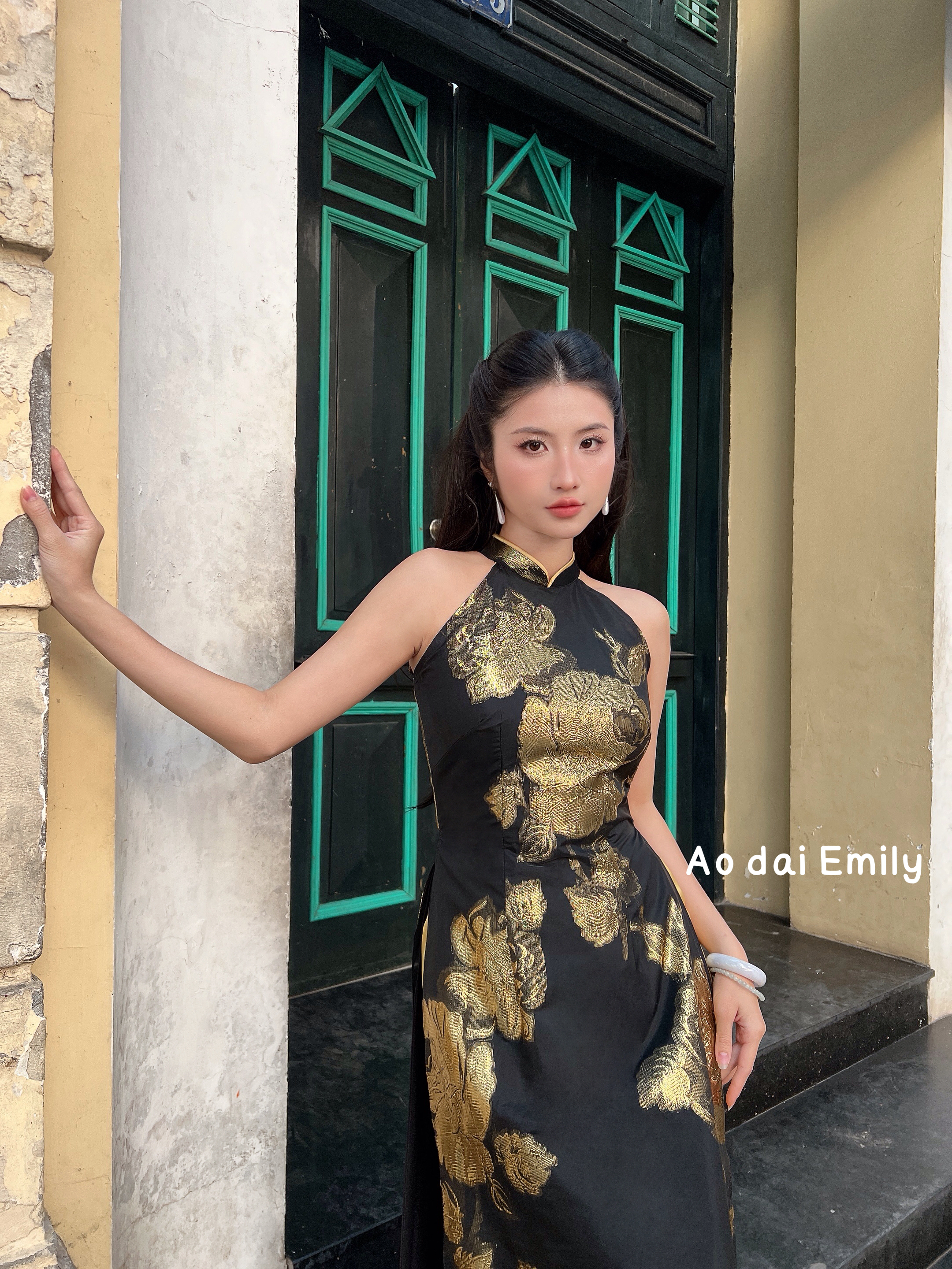 Black/ Gold sleeveless modern ao dai with roses pattern| Gladiolus