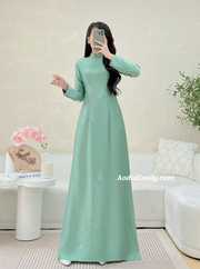 Traditional Ao dai with simple pearls collar
