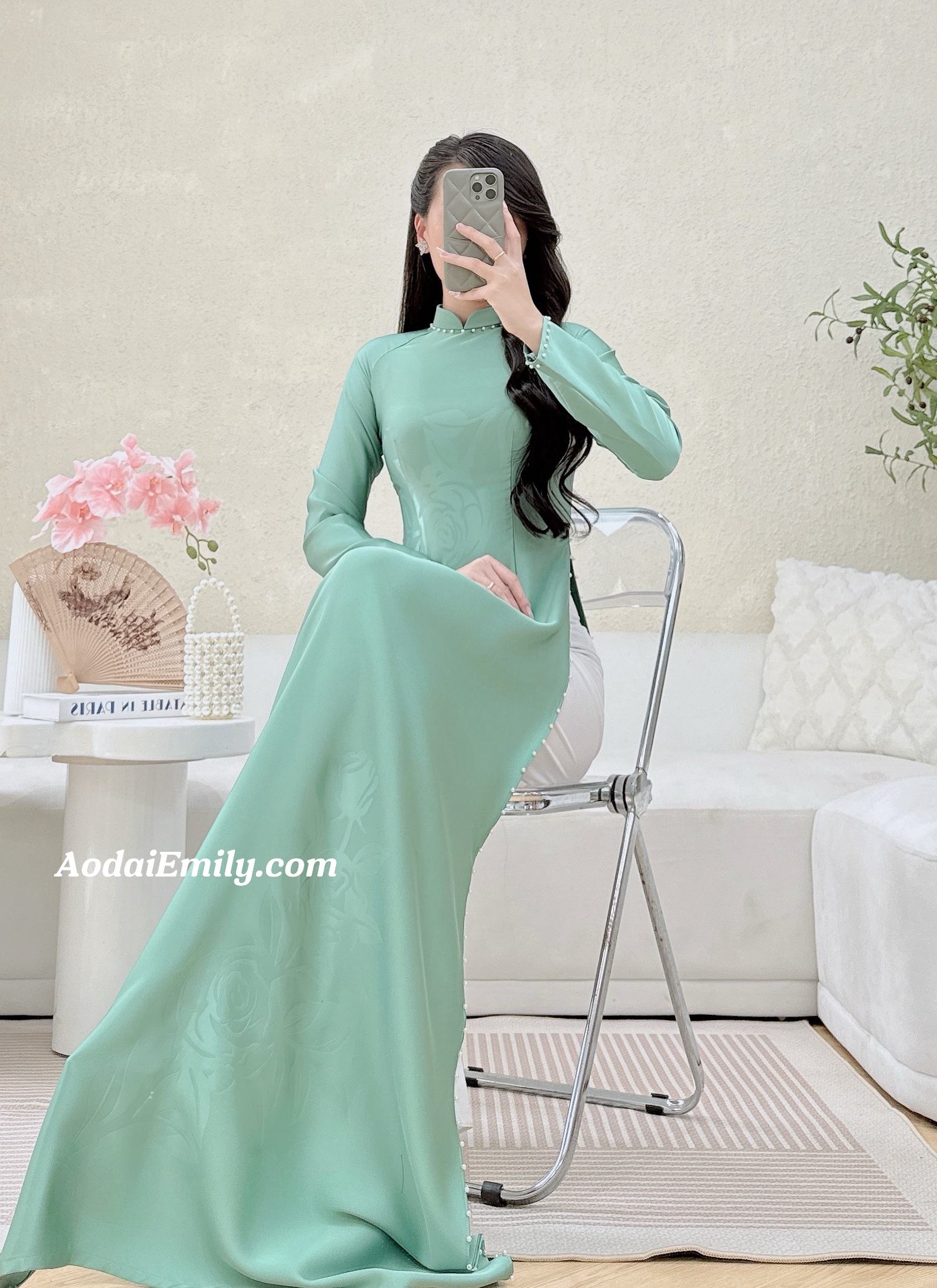 Traditional Ao dai with simple pearls collar