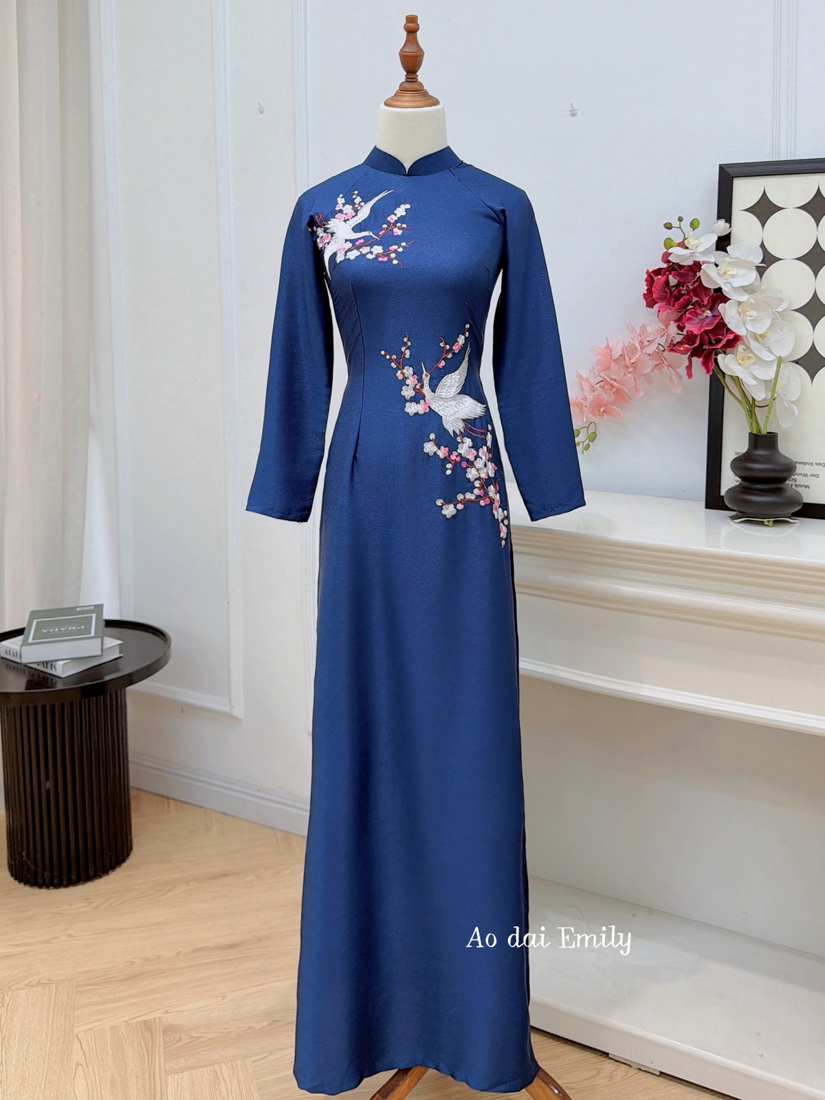 Dark Blue Aó dài lụa with embroidery | Lien