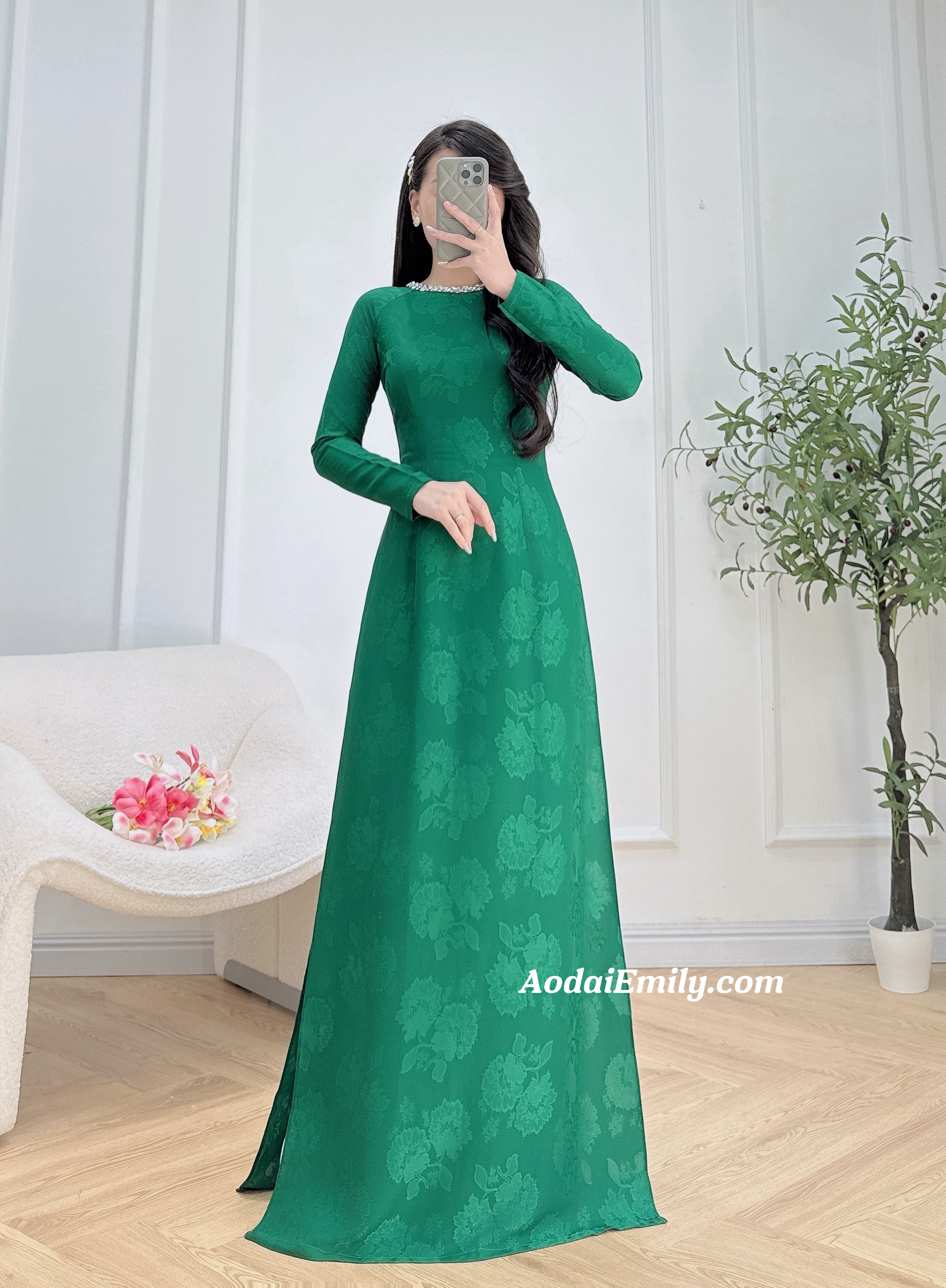 Green ao dai with Crystals rhinestones Collar