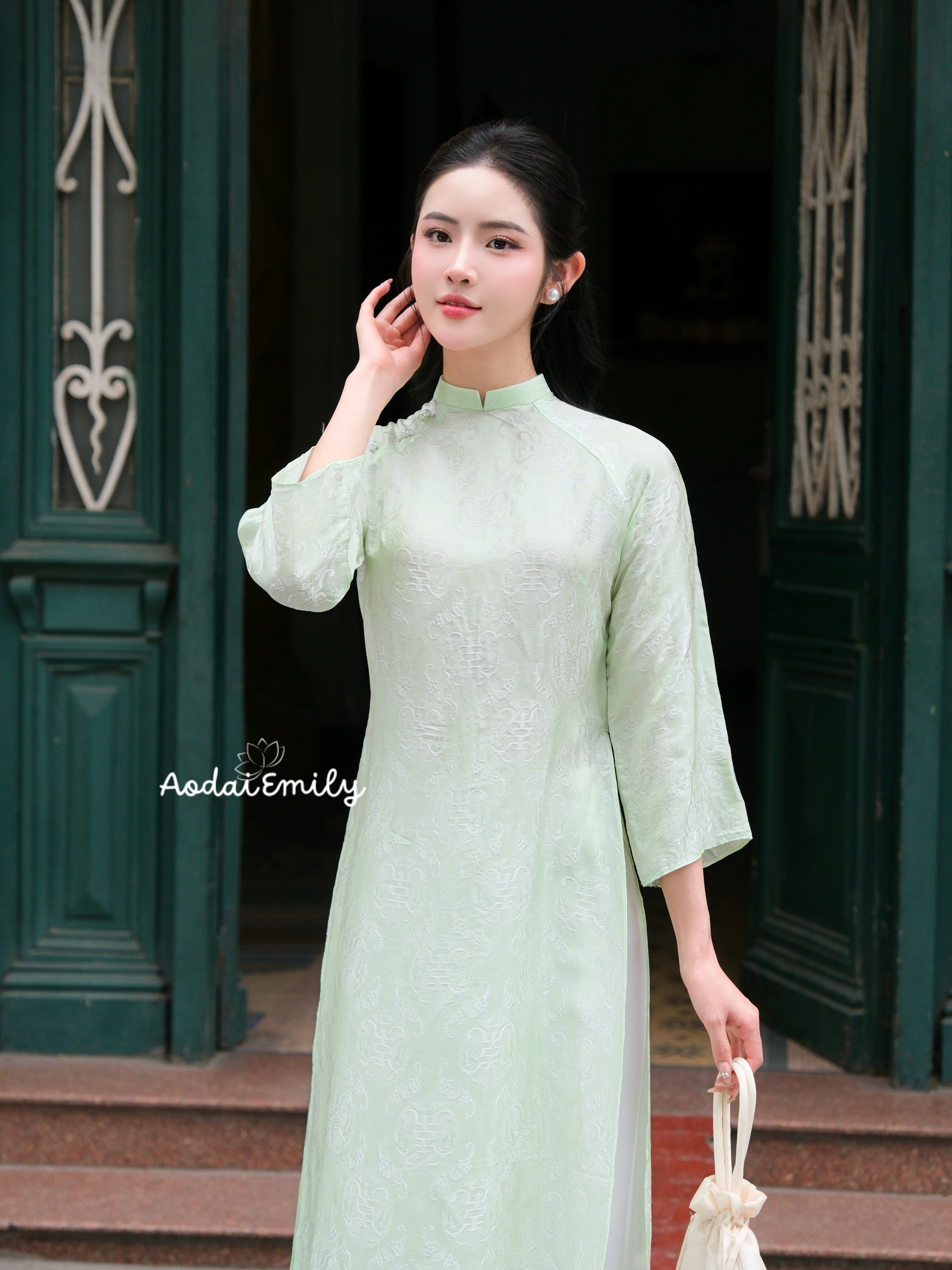 Loosing style Mulberry silk ao dai
