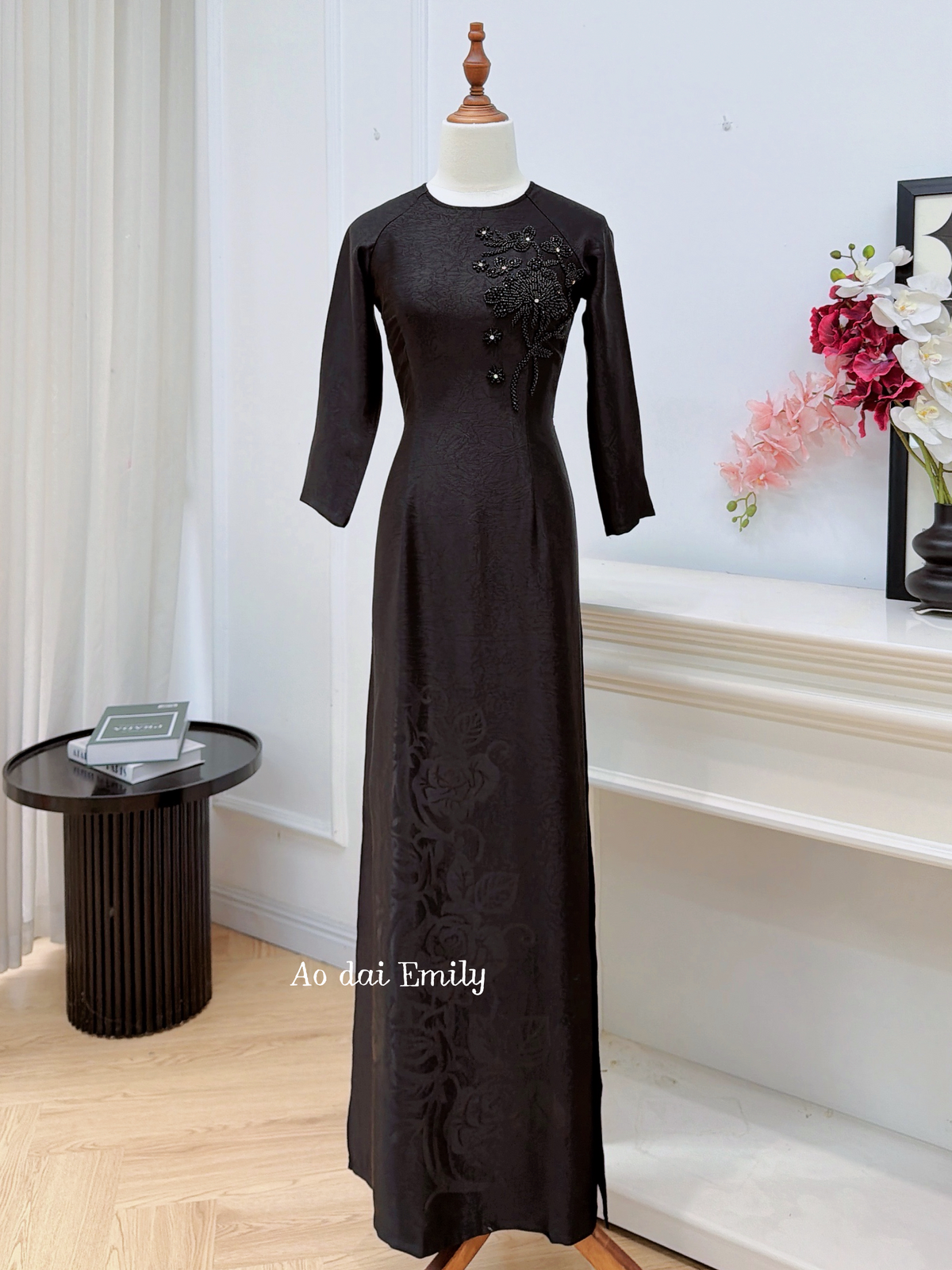 Black  Ao dài with beading designs| Lihua