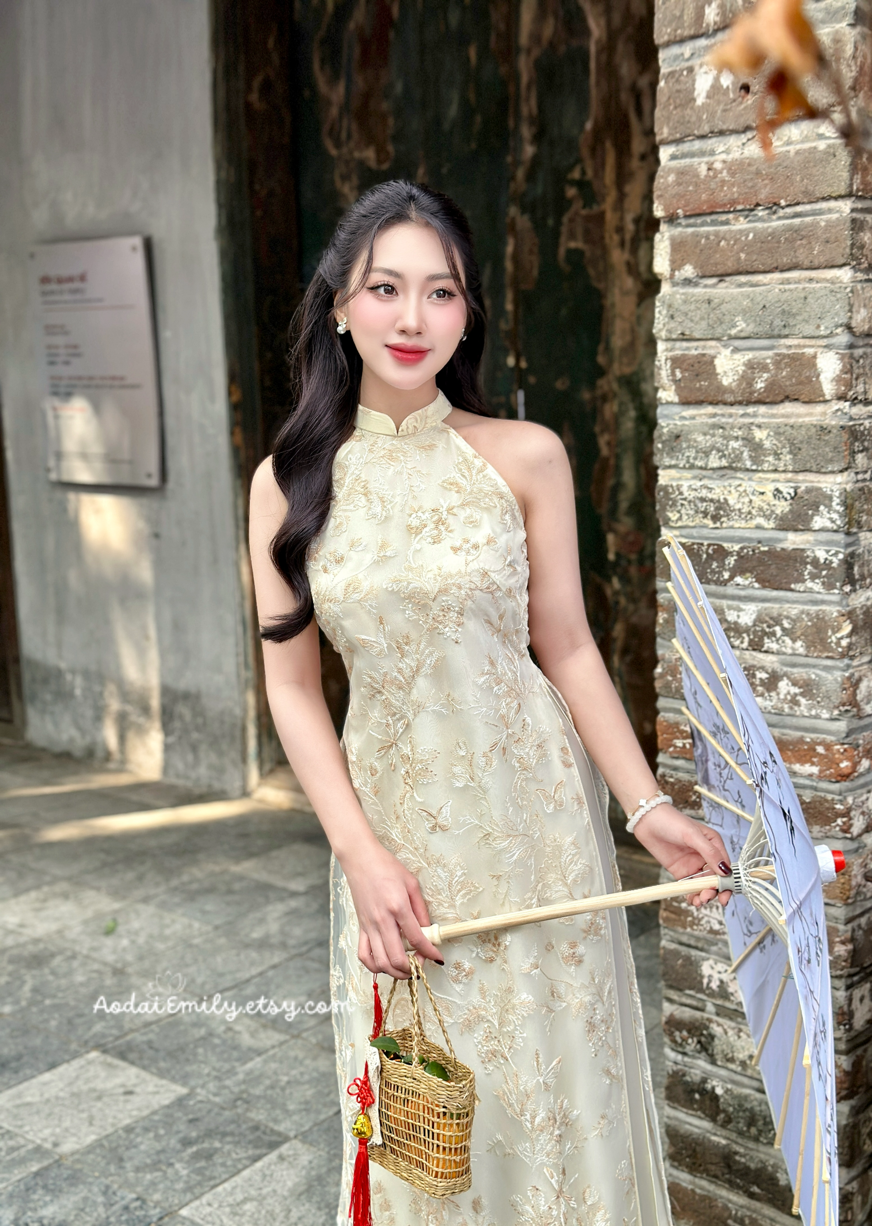 MAYA Sleeveless Cream/beige embroidery patterns ao dai