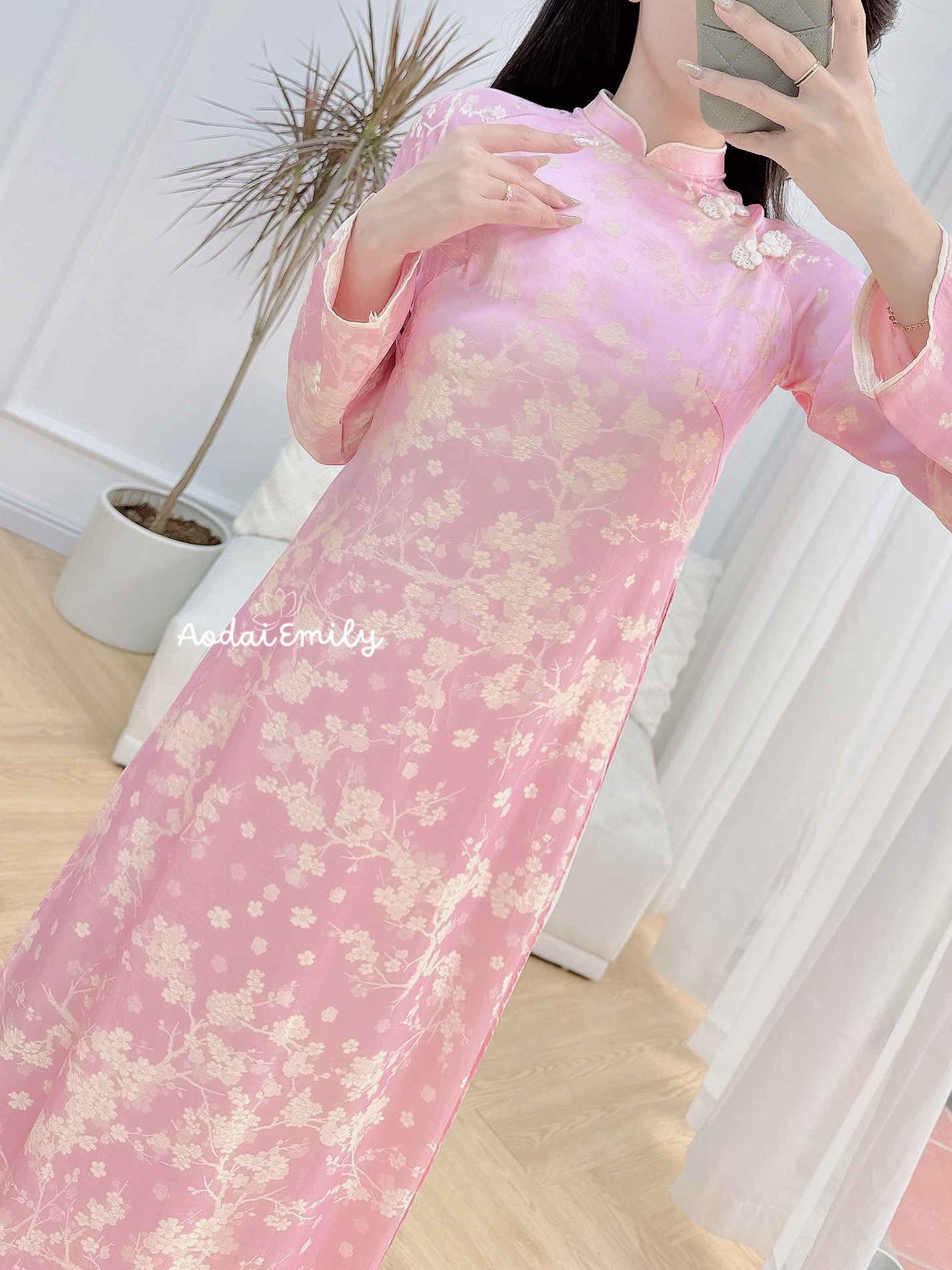 Loosing Pink modern ao dai with buttons