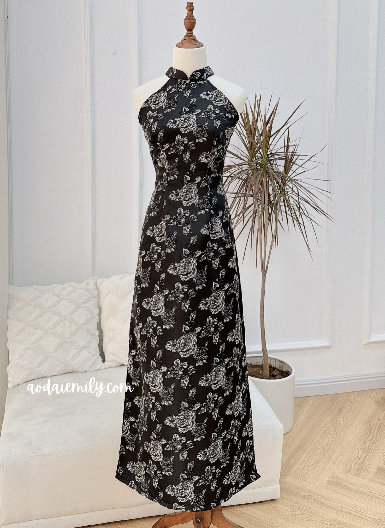 Printed Rose patterns Black Sleeveless Ao dai