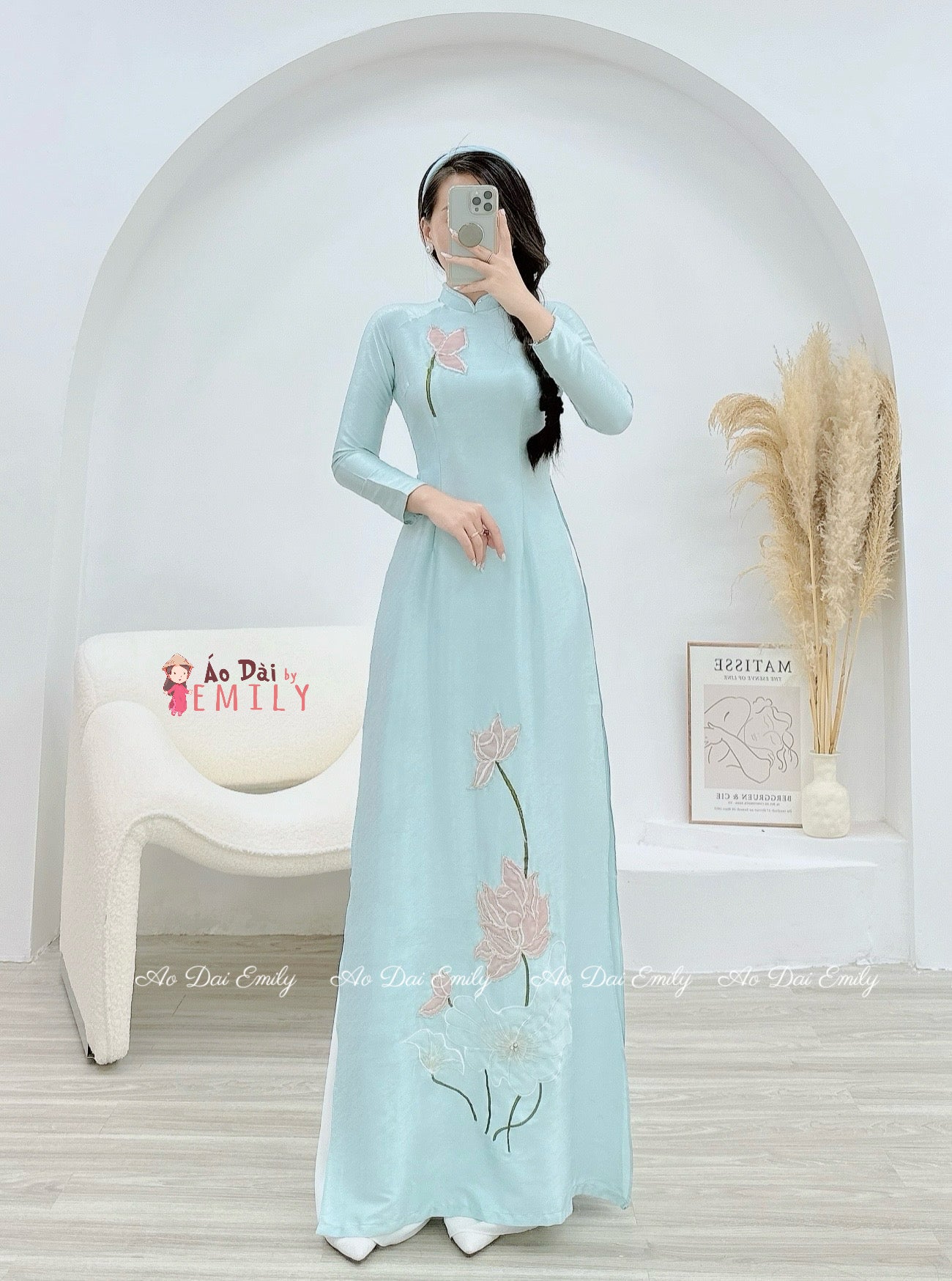 Aó dài with embroidery Lotus & Crystals