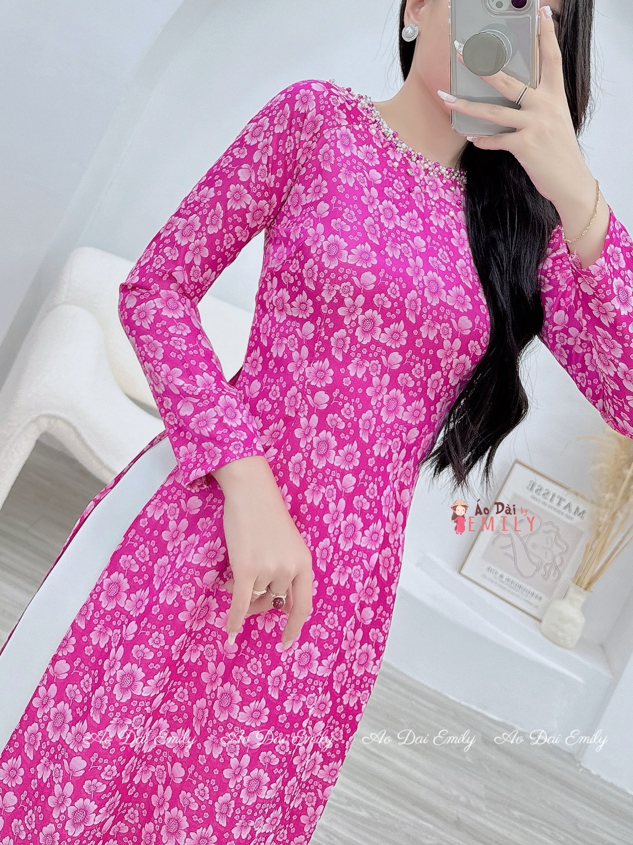 Ao dài lụa màu hong kết hạt