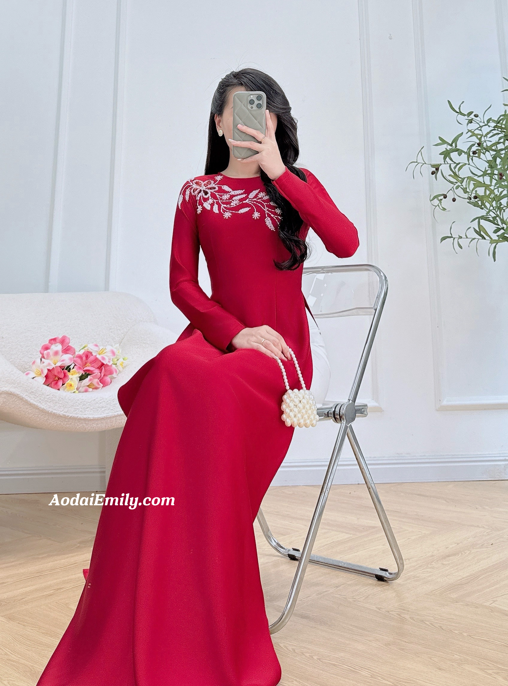 Hand beading flowers ao dai