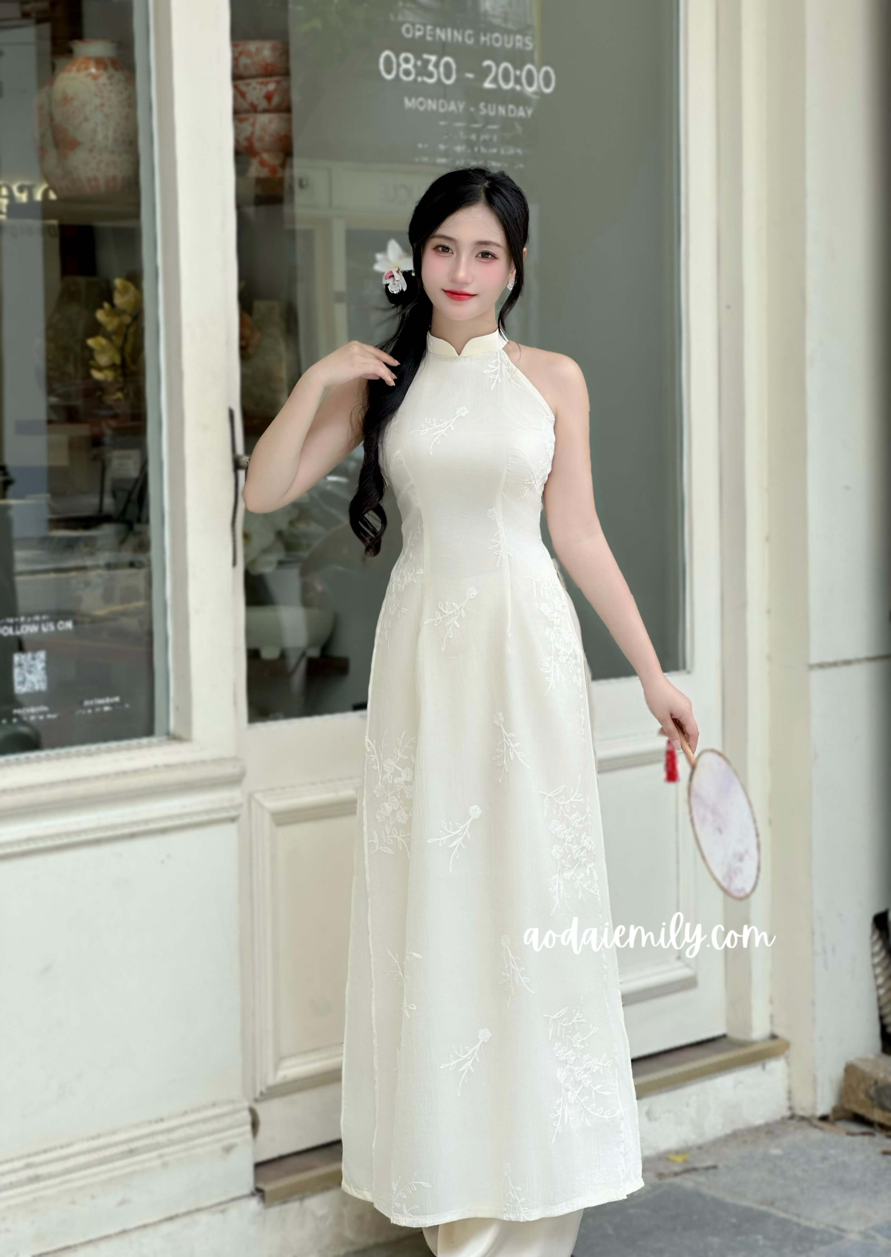 Sleeveless Cream Embroidery flowers patterns