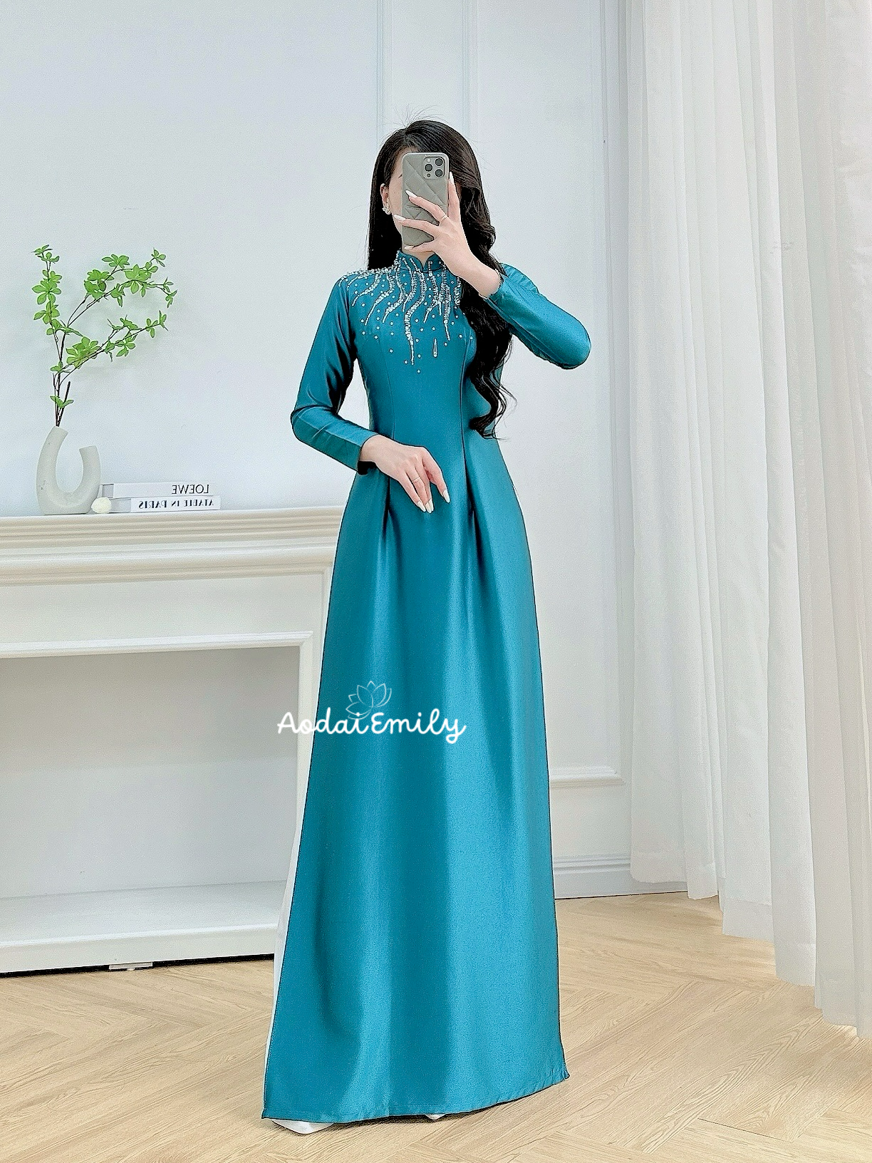Traditional ao dai with hand beading collar