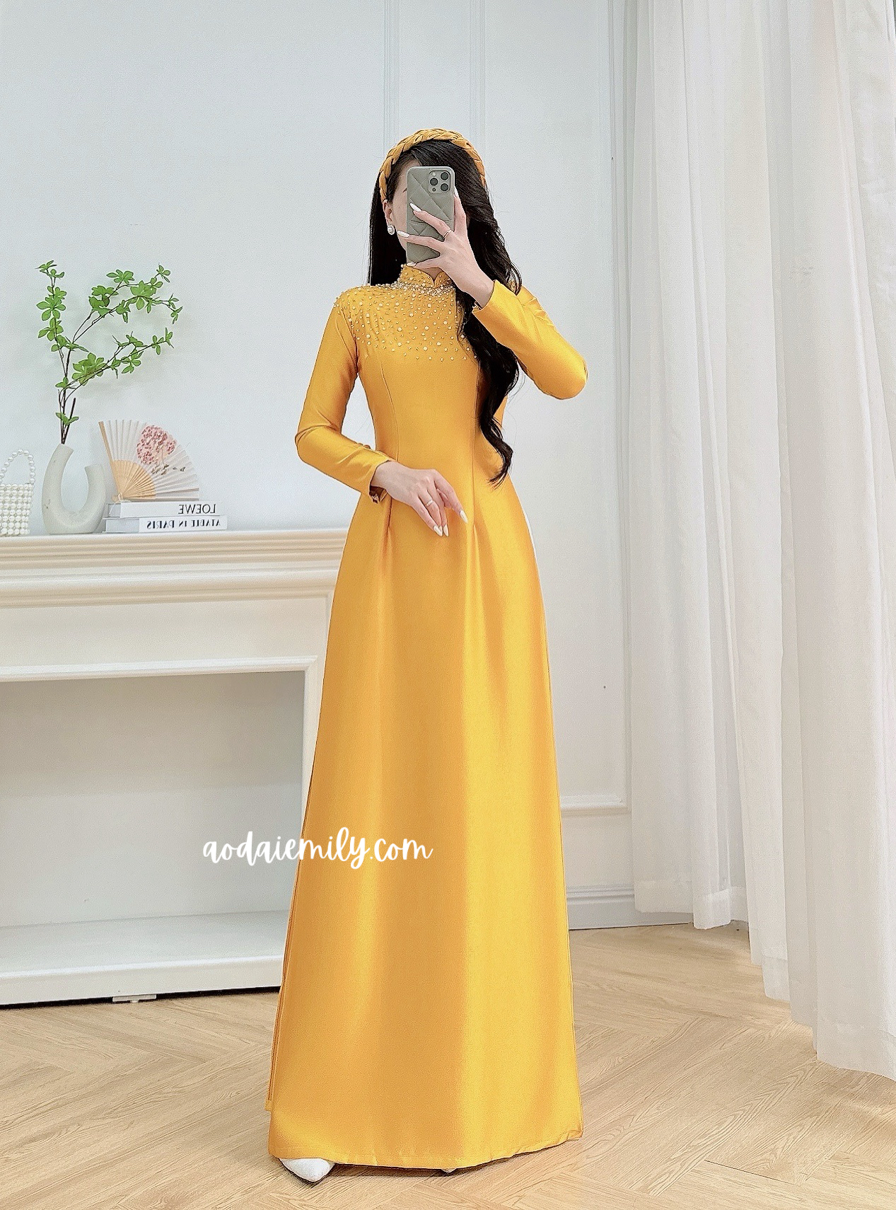 Gold Ao dài with hand beading collar