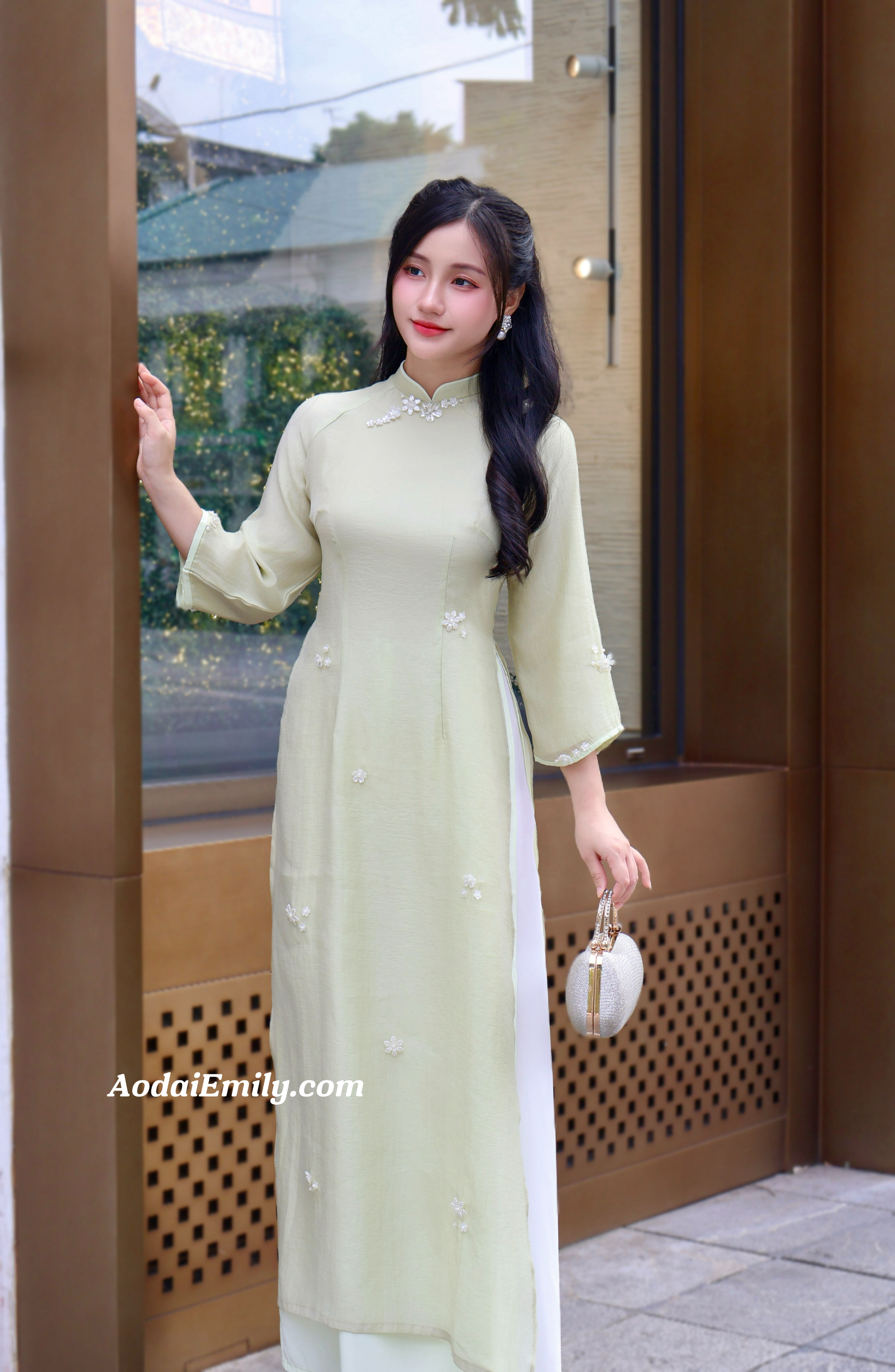Double layers modern ao dai with 3D crystals flowers