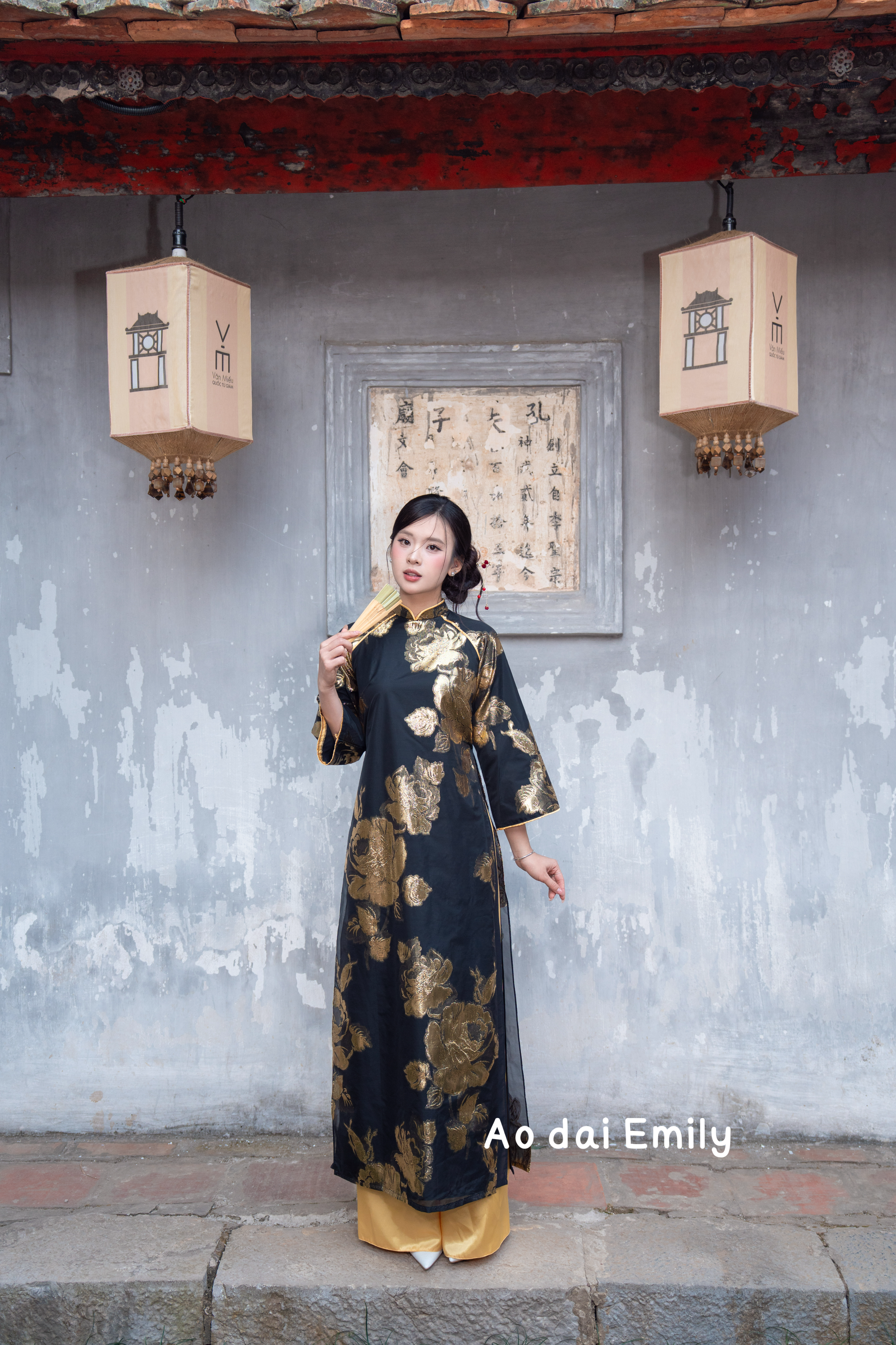 Black/Gold Modern ao dai with rose pattern| Catmint