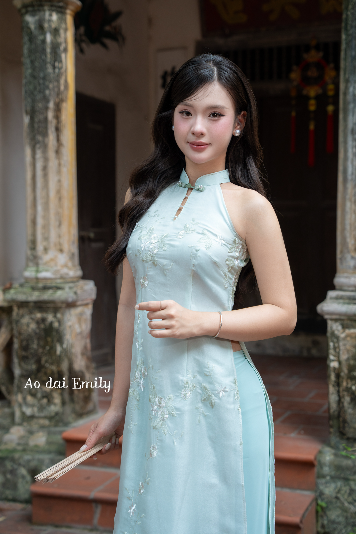Sleeveless modern ao dai with embroidery flowers| Lenten rose